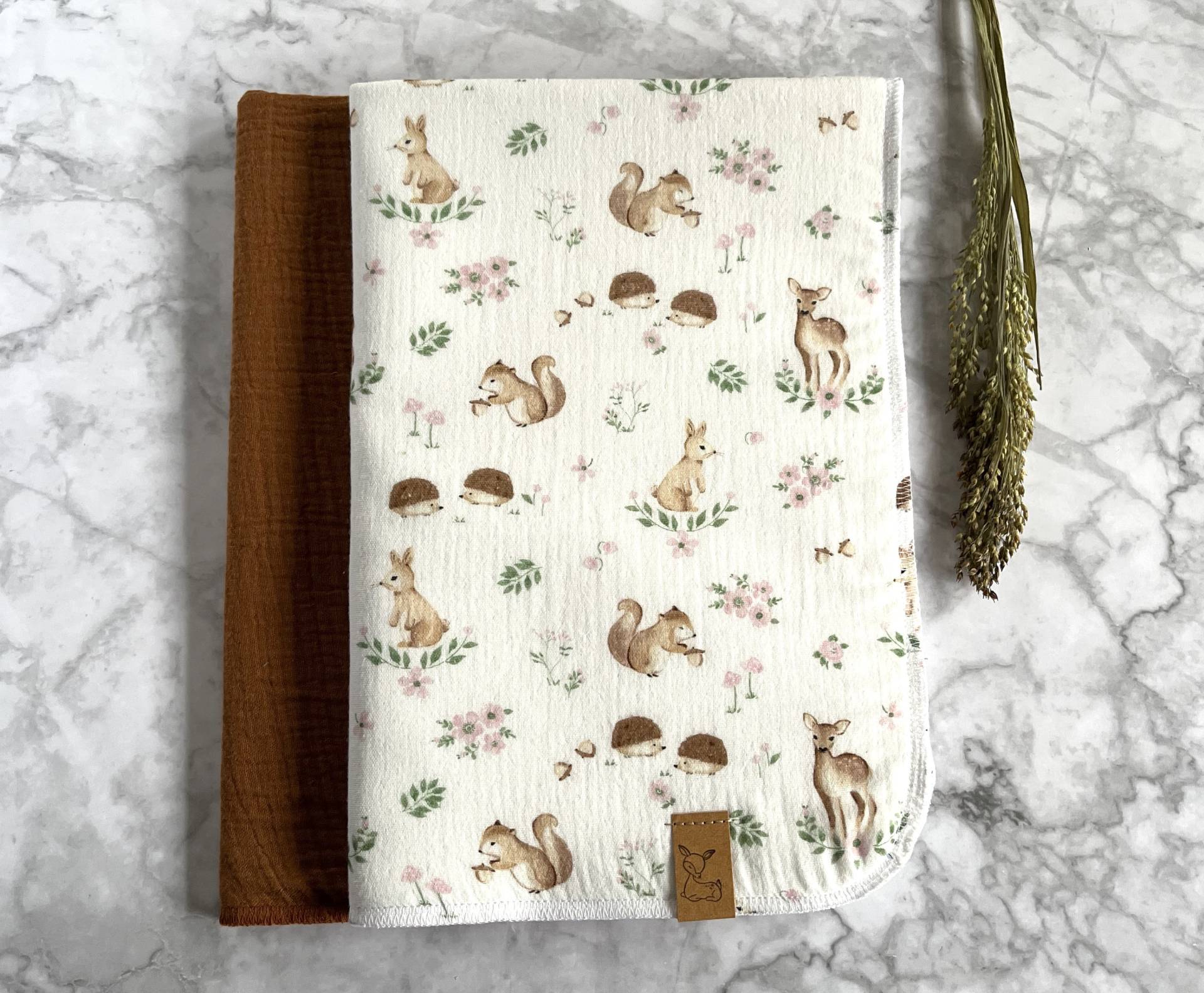 Musselin Wickelunterlage Für Unterwegs, Kleine Tiere Und Zimt, Waschbar Wasserdicht Musselin Wickelunterlage Für Unterwegs, Kleine Tiere Und Zimt, Waschbar Wasserdicht von Etsy - MamiLiebebyJWARRATZ