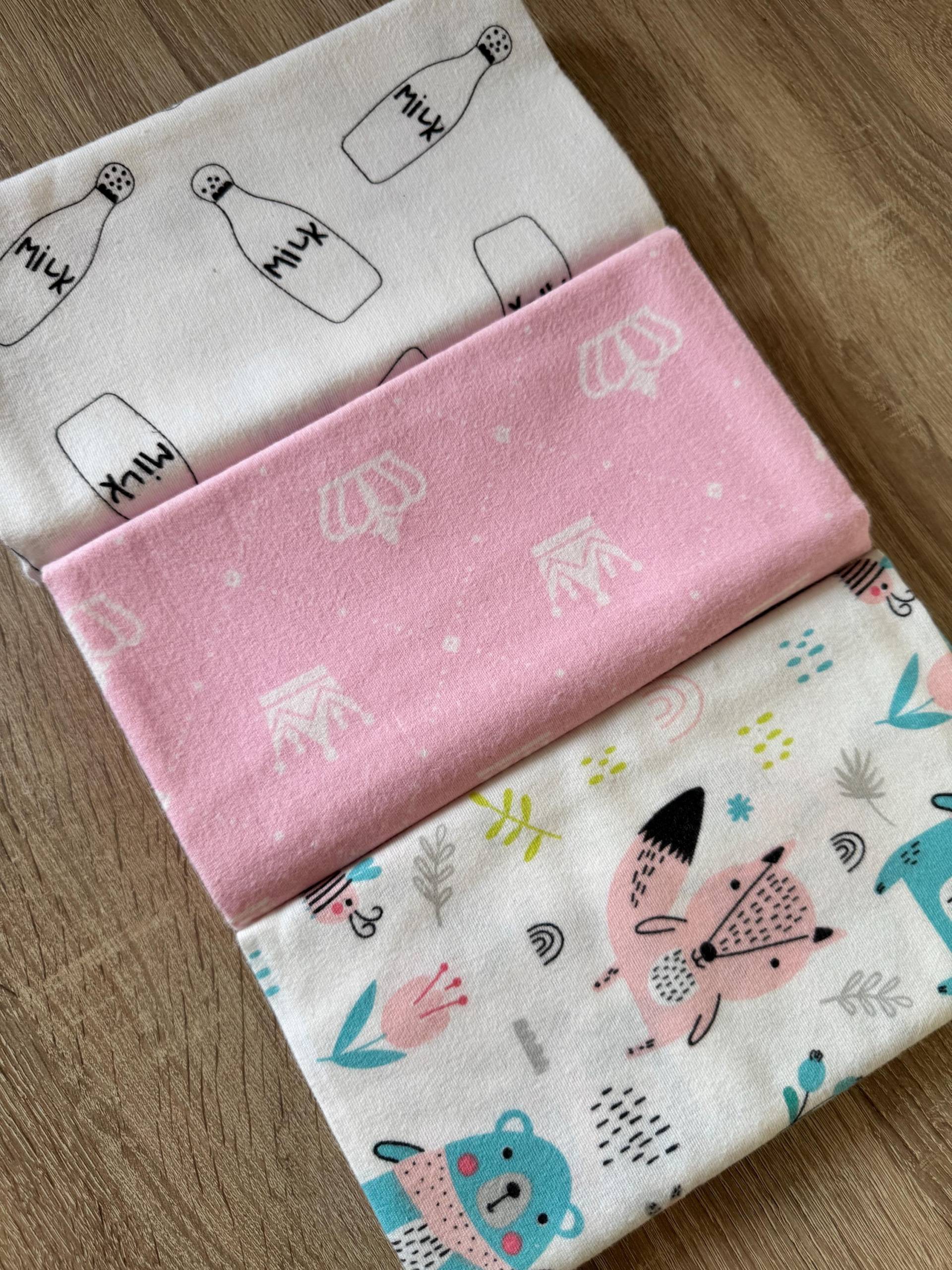 3Er Set Baby Pucktücher Aus Flanell - Rosa-Weiß Mit Kronen, Tieren & Milk-Motiv, 100×80 cm, Handgemacht in München, Geschenk Für Mädchen 3Er Set Baby Pucktücher Aus Flanell - Rosa-Weiß Mit Kronen, Tieren & Milk-Motiv, 100×80 cm, Handgemacht in München, Geschenk Für Mädchen von Etsy - MamiMebyTroitska