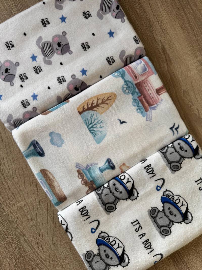 3Er Set Baby Pucktücher Aus Flanell - Weiß-Blau Mit Bären & Autos, 100×80 cm, Handgemacht in München, Geschenk Für Jungen 3Er Set Baby Pucktücher Aus Flanell - Weiß-Blau Mit Bären & Autos, 100×80 cm, Handgemacht in München, Geschenk Für Jungen von Etsy - MamiMebyTroitska