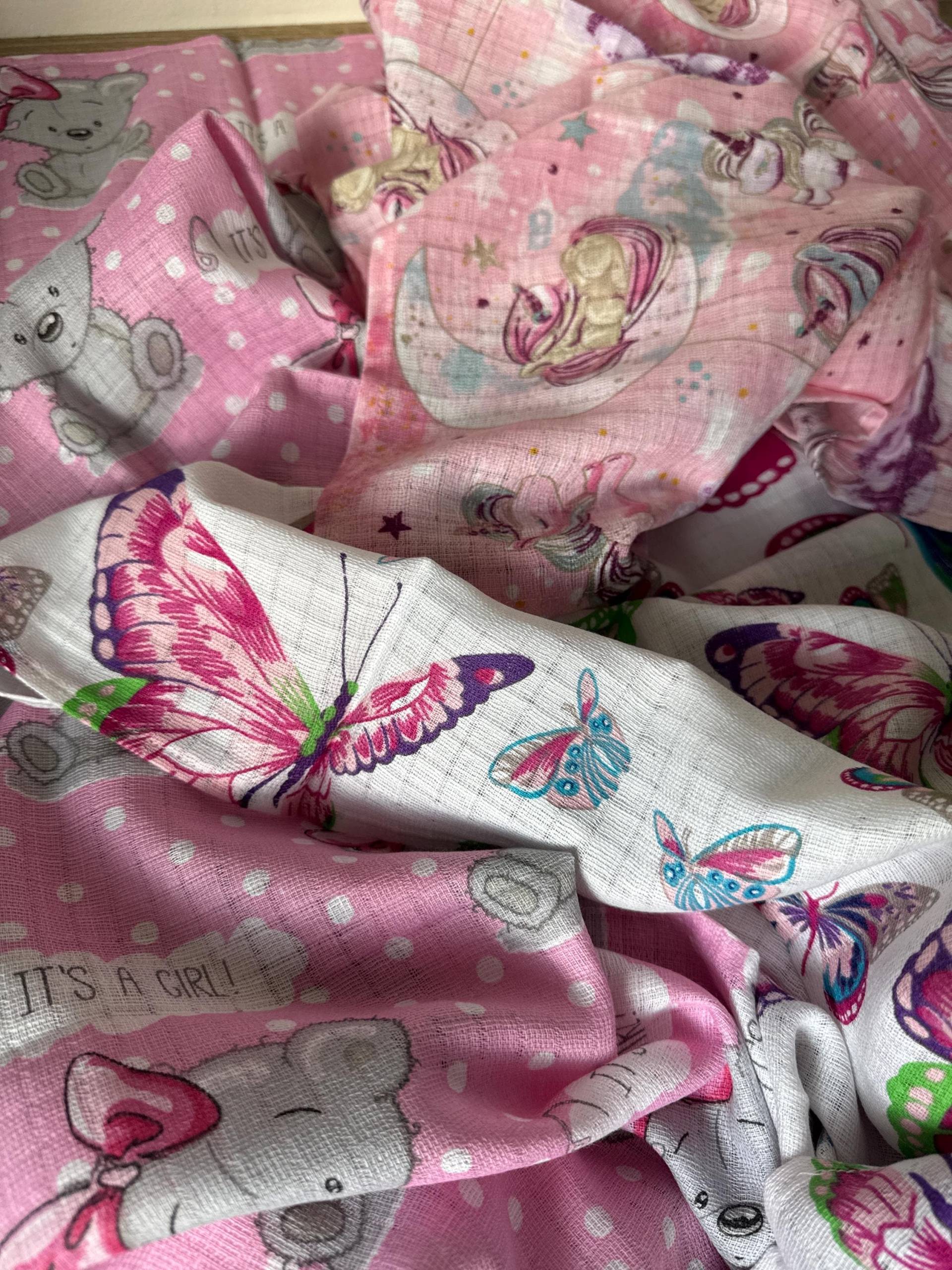 Muslin-Babywindeln Set - 3 Stück | 80×100 cm Handgemacht Einhörner, Bären & Schmetterlinge | Rosa Muslin-Babywindeln Set - 3 Stück | 80×100 cm Handgemacht Einhörner, Bären & Schmetterlinge | Rosa von Etsy - MamiMebyTroitska