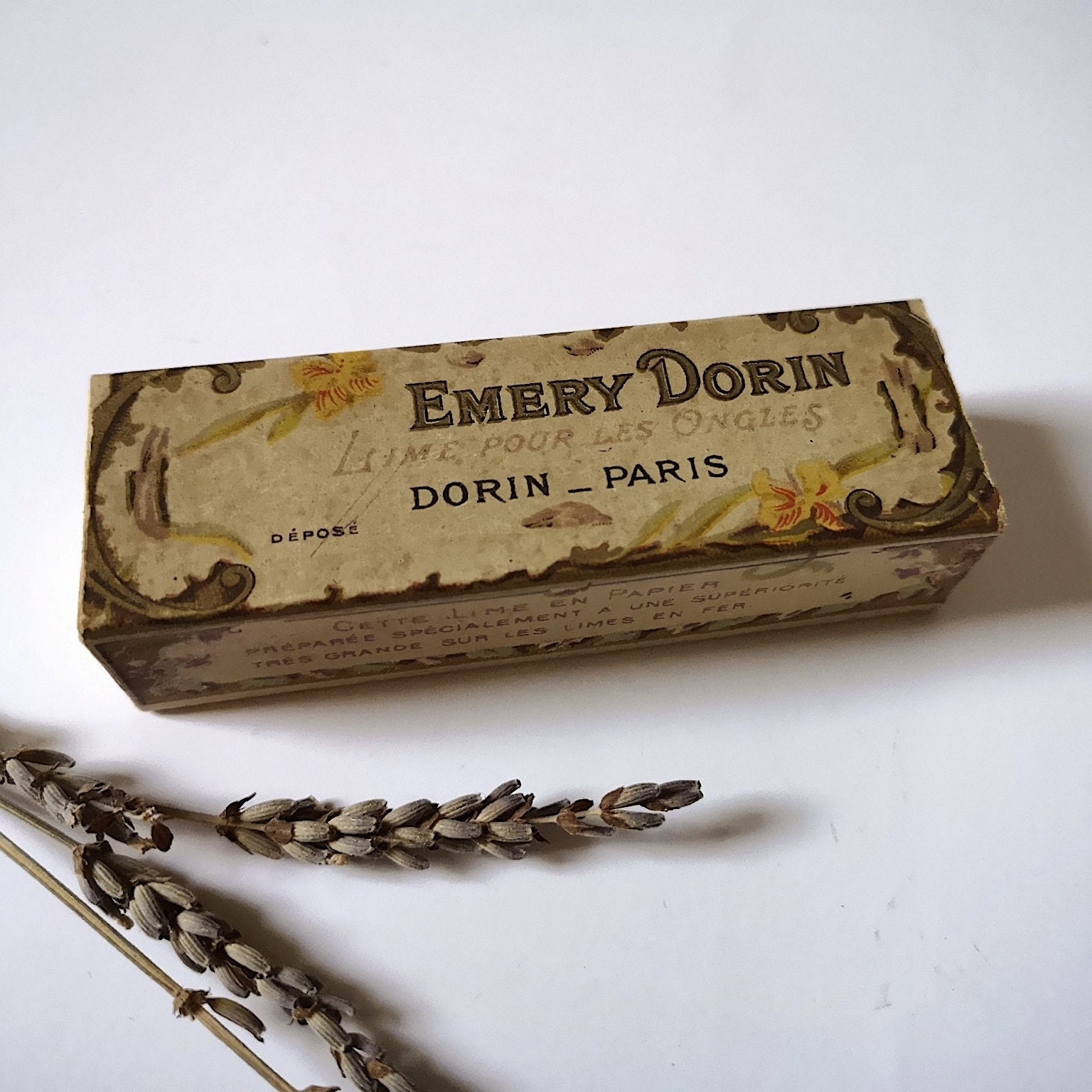 Vintage Emery Dorin/Nagelfeile/Kosmetik/Pflegewerkzeug/Altes Originaletui/Originalverpackung/Frankreich Paris/Kollektion/Retro-Schönheit 1900 Vintage Emery Dorin/Nagelfeile/Kosmetik/Pflegewerkzeug/Altes Originaletui/Originalverpackung/Frankreich Paris/Kollektion/Retro-Schönheit 1900 von Etsy - MamieBrocante