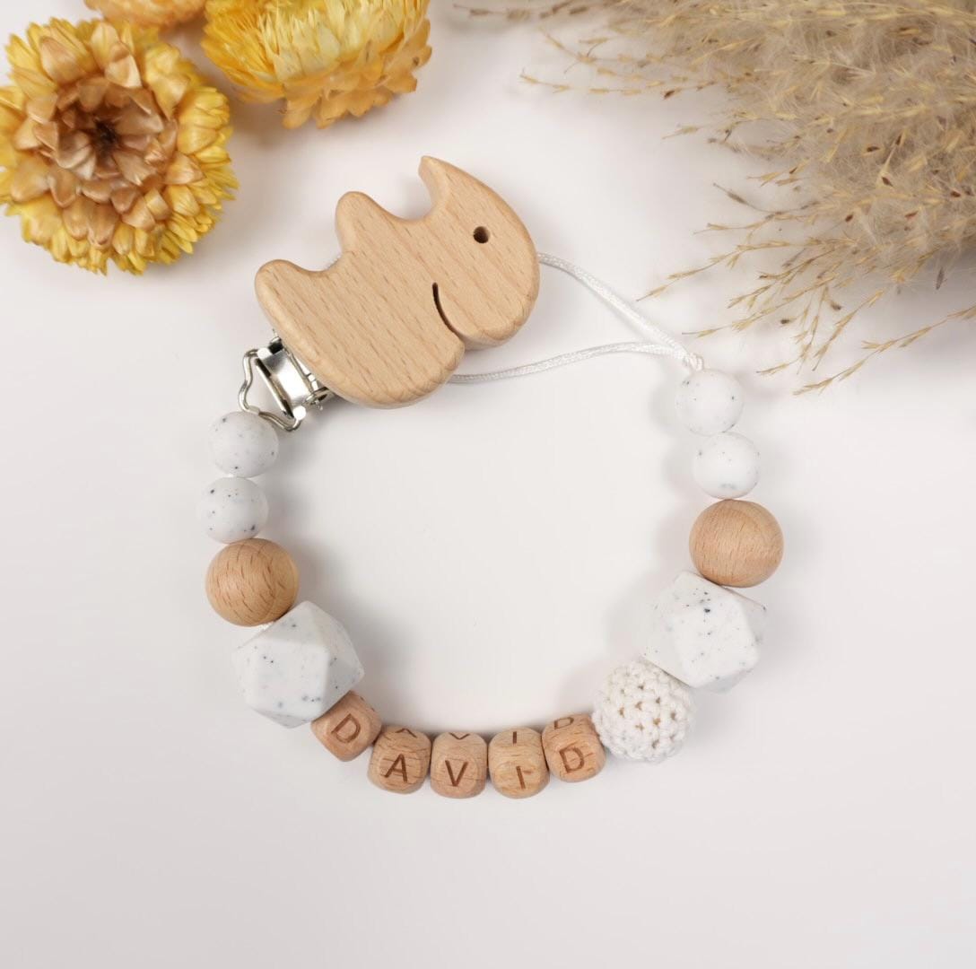 Personalisierte Schnullerkette Mit Namen, Babygeschenk, Nuckelkette, Geburt, Geschenk, Schnullerclip Personalisierte Schnullerkette Mit Namen, Babygeschenk, Nuckelkette, Geburt, Geschenk, Schnullerclip von Etsy - MamisharkDesigns