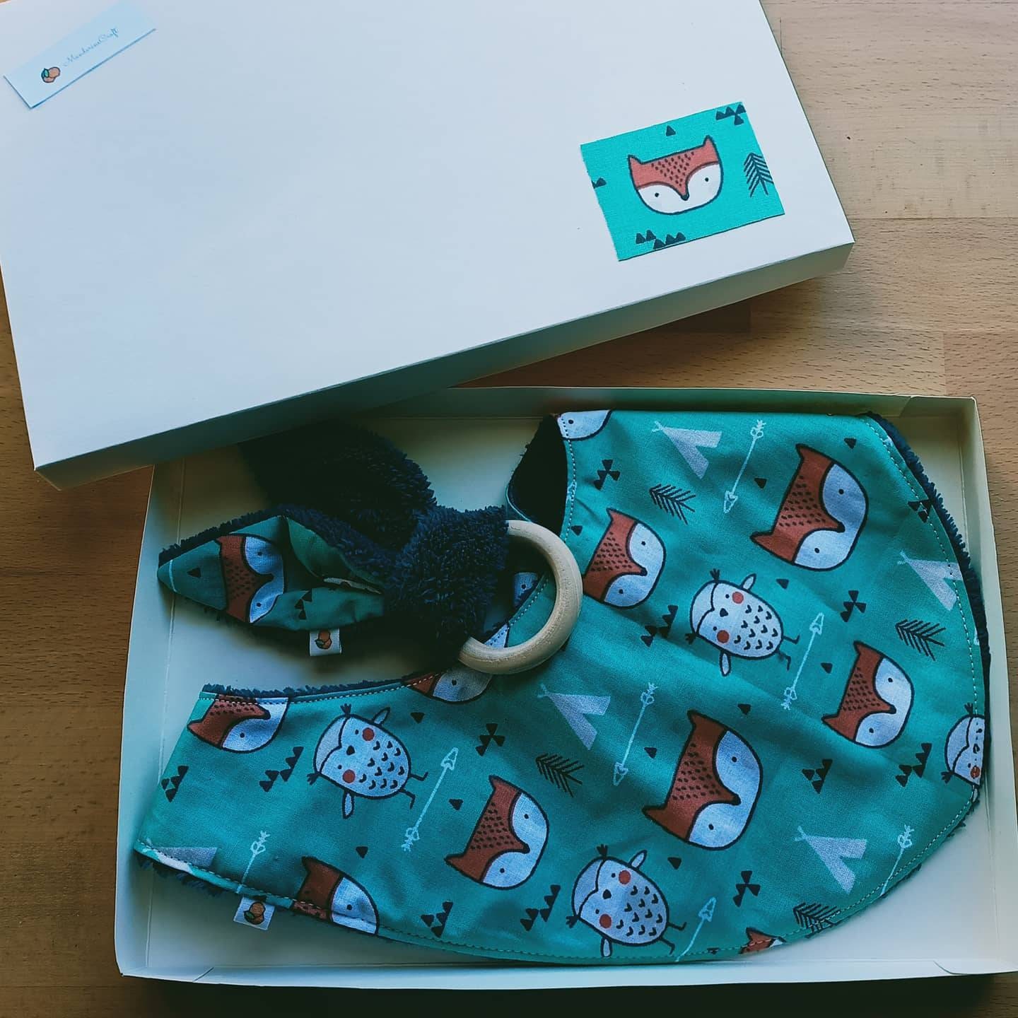 Beißring-Geburtsset, Bandana-Lätzchen, Bambusschwamm, Baumwollpiqué Mit Fuchsmuster, Anpassbare Geschenkbox Beißring-Geburtsset, Bandana-Lätzchen, Bambusschwamm, Baumwollpiqué Mit Fuchsmuster, Anpassbare Geschenkbox von Etsy - MandarineCraft