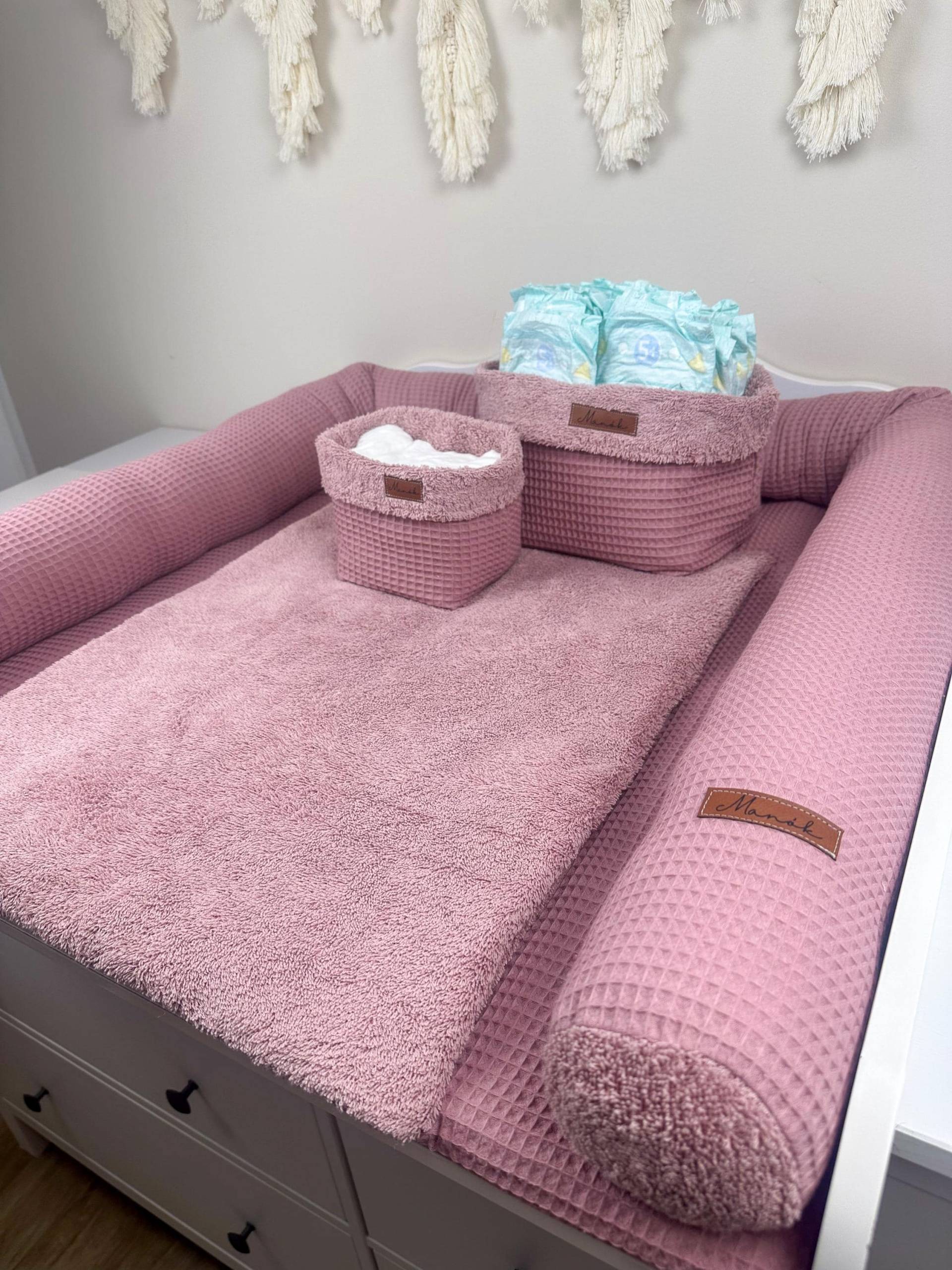 Set M Wickeltischauflage, Wickeltischumrandung in Verschiedenen Größen Und 2 Utensilo | Waffelpique - Frotteestoff Babyzimmer Set M Wickeltischauflage, Wickeltischumrandung in Verschiedenen Größen Und 2 Utensilo | Waffelpique - Frotteestoff Babyzimmer von Etsy - Manokhandmade