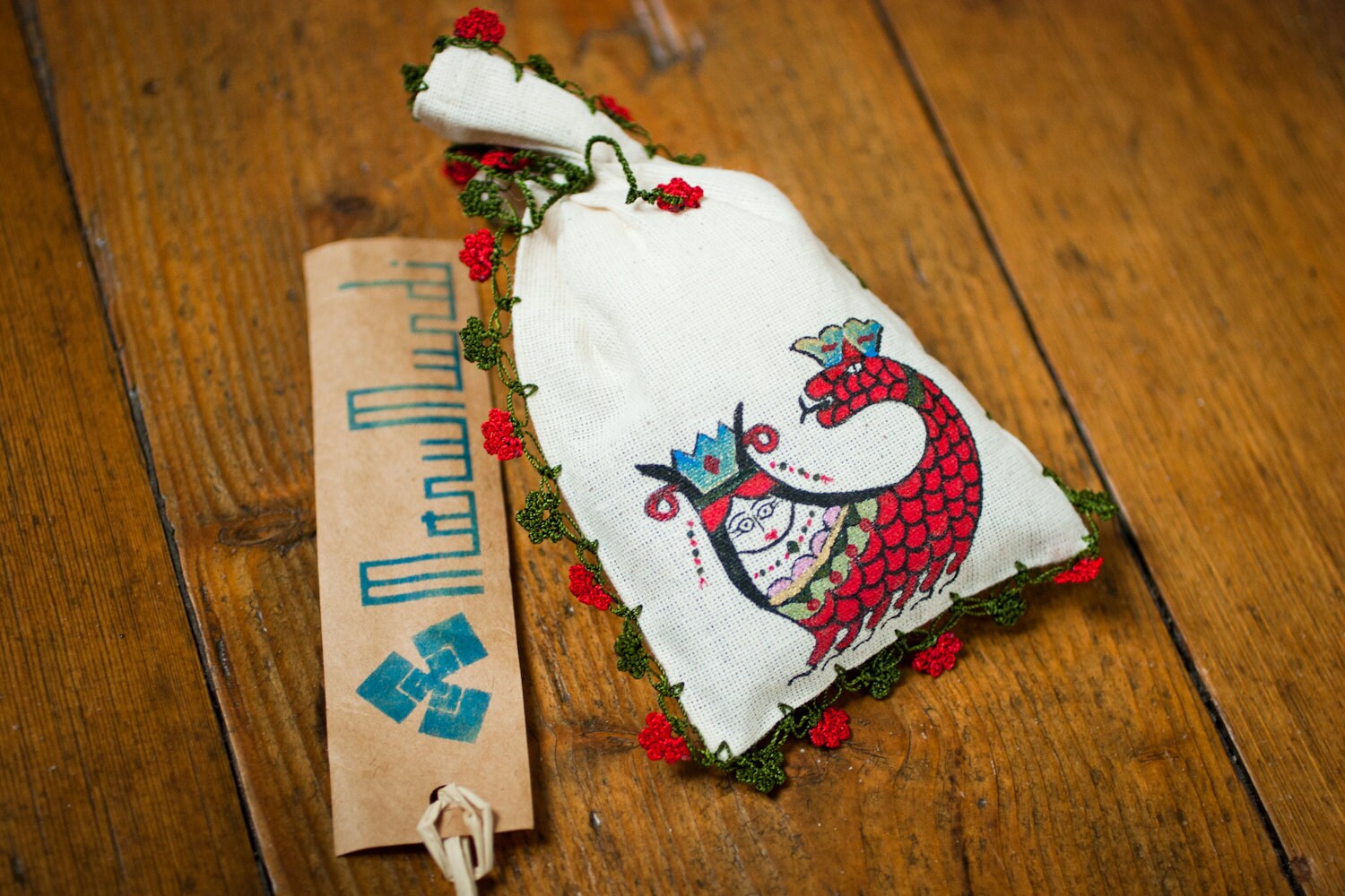 Lavendel Säckchen/Lavendel Kissen/Hand Gemalt/Sahmeran Motiv/Pointlaced Grenzen von Etsy - ManuMundi