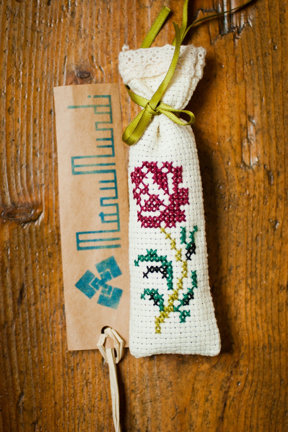 Lavendel Säckchen/Lavendel Kissen/stickerei Leinwand/Rose Motiv von Etsy - ManuMundi