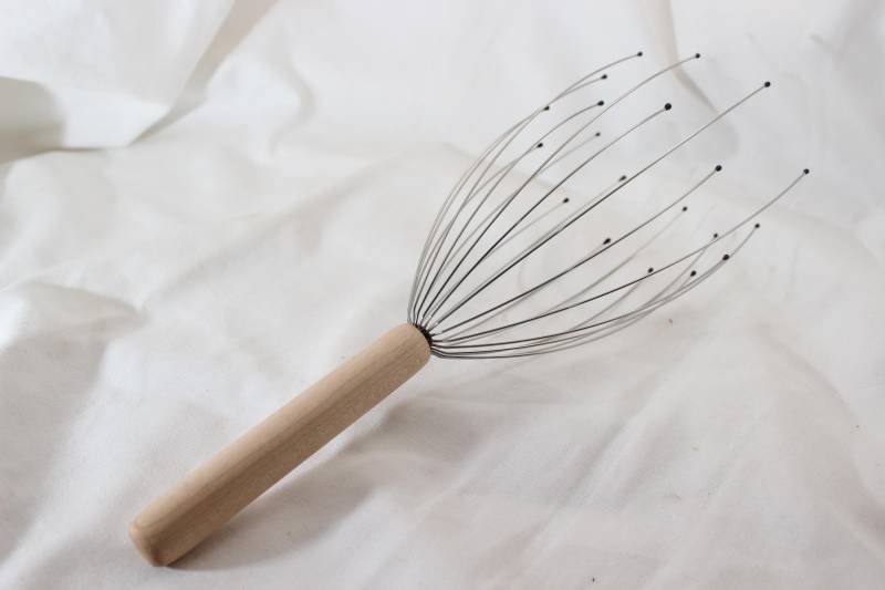 Kopfmassage Spinne Mit Handgedrechseltem Griff Aus Edelholz, Massagegerät Für Den Kopf Ahorn von Etsy - ManufaktMoldenhauer
