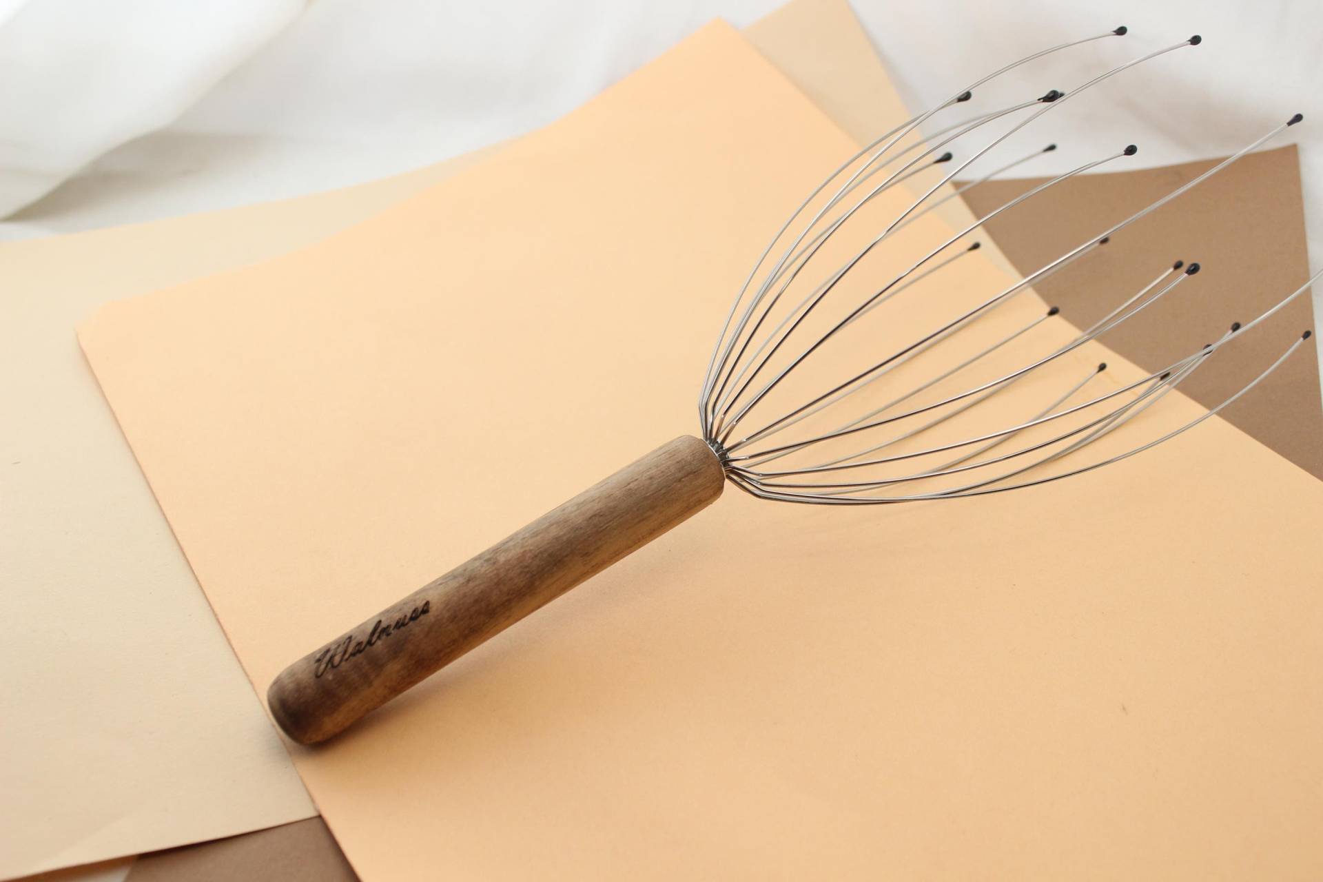 Kopfmassage Spinne Mit Handgedrechseltem Griff Aus Edelholz, Massagegerät Für Den Kopf Edelholz Kopfmassage Spinne Mit Handgedrechseltem Griff Aus Edelholz, Massagegerät Für Den Kopf Edelholz von Etsy - ManufaktMoldenhauer
