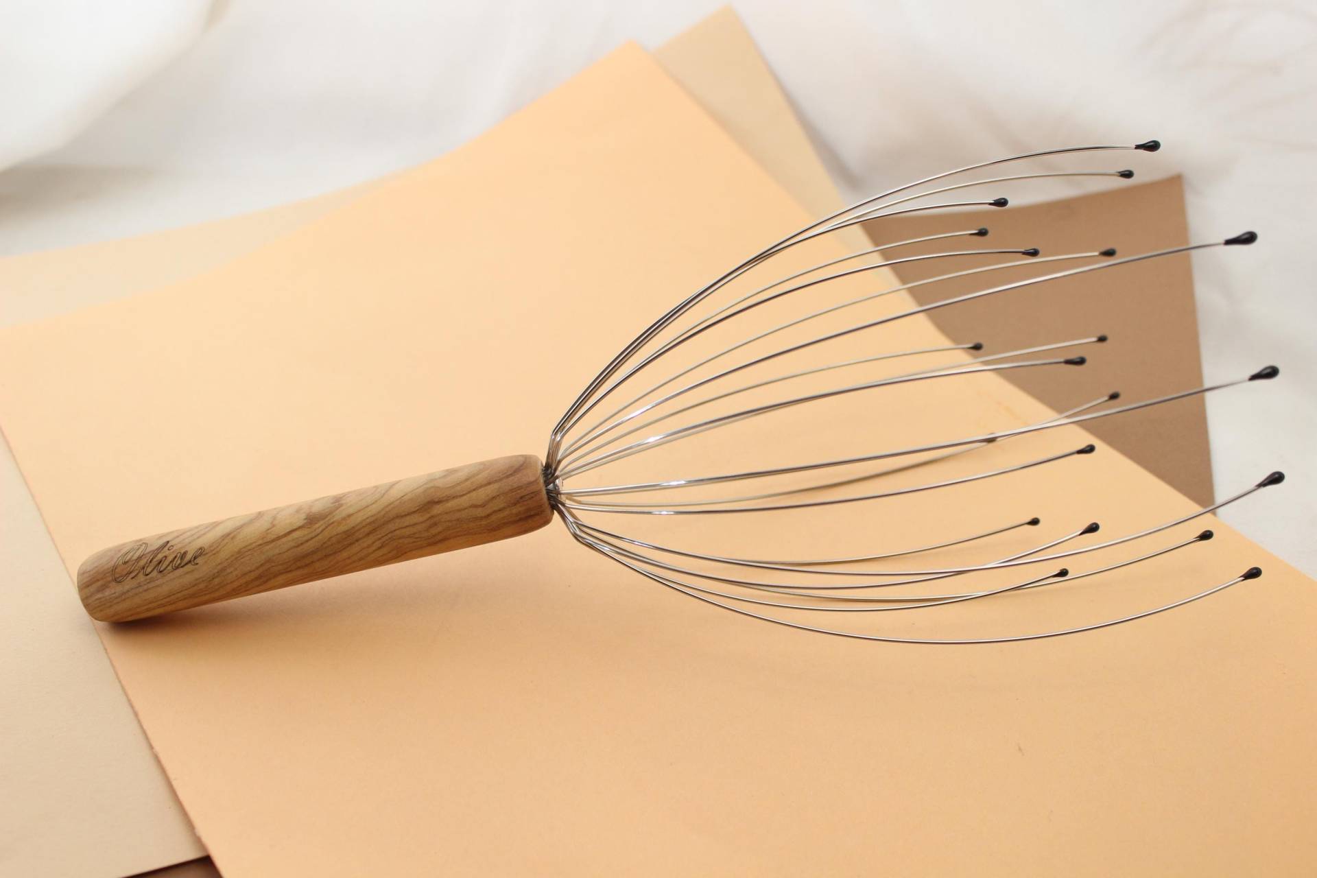 Kopfmassage Spinne Mit Handgedrechseltem Griff Aus Edelholz, Massagegerät Für Den Kopf Edelholz Kopfmassage Spinne Mit Handgedrechseltem Griff Aus Edelholz, Massagegerät Für Den Kopf Edelholz von Etsy - ManufaktMoldenhauer