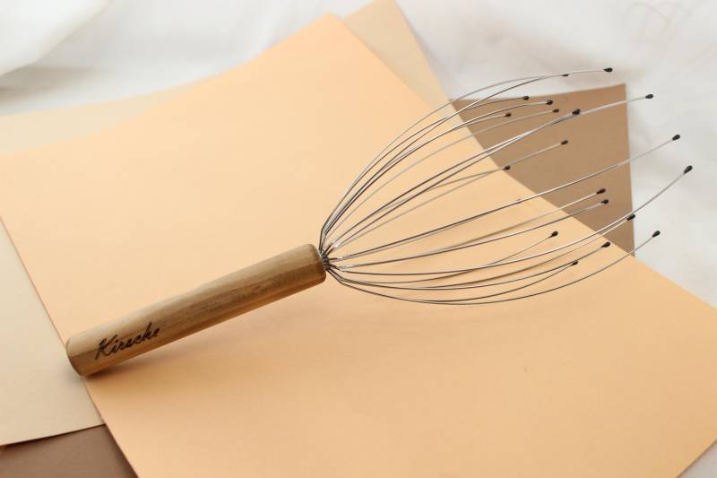 Kopfmassage Spinne Mit Handgedrechseltem Griff Aus Edelholz, Massagegerät Für Den Kopf Edelholz von Etsy - ManufaktMoldenhauer