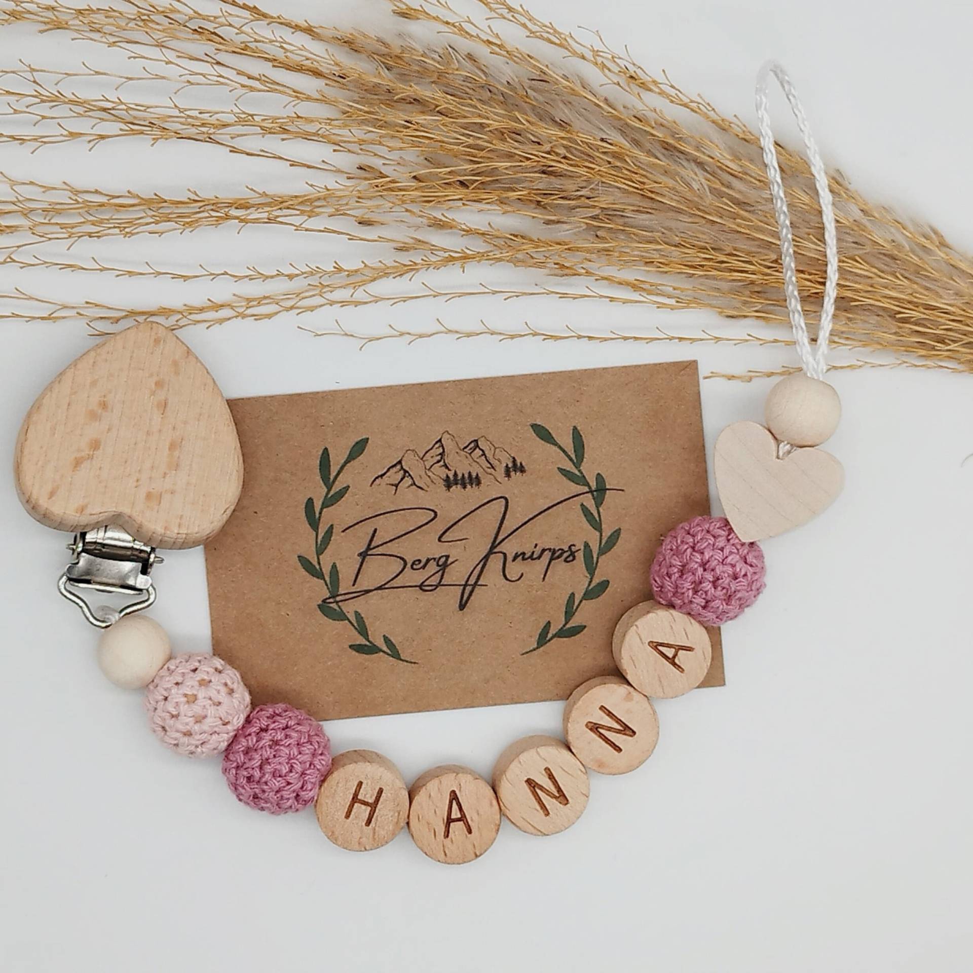Schnullerkette Mit Namen Personalisiert Mädchen Herz | Babygeschenk Zur Geburt Walfisch Löwe Elefant Fuchs Regenbogen Rosa Altrosa Schnullerkette Mit Namen Personalisiert Mädchen Herz | Babygeschenk Zur Geburt Walfisch Löwe Elefant Fuchs Regenbogen Rosa Altrosa von Etsy - ManufakturBergKnirps