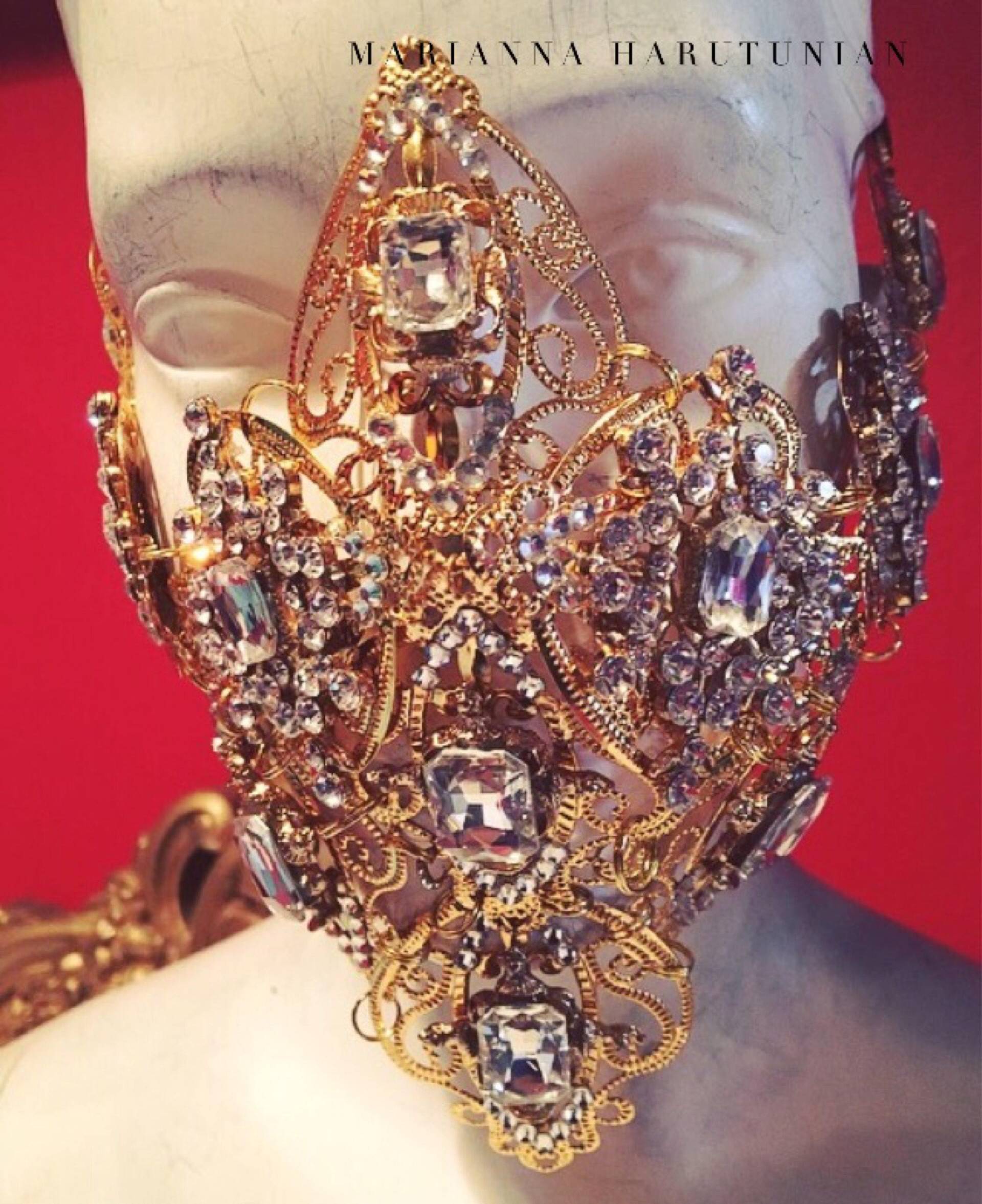 Goldene Diamant-Maske Oder Stirnband von Etsy - MariannaHarutunian