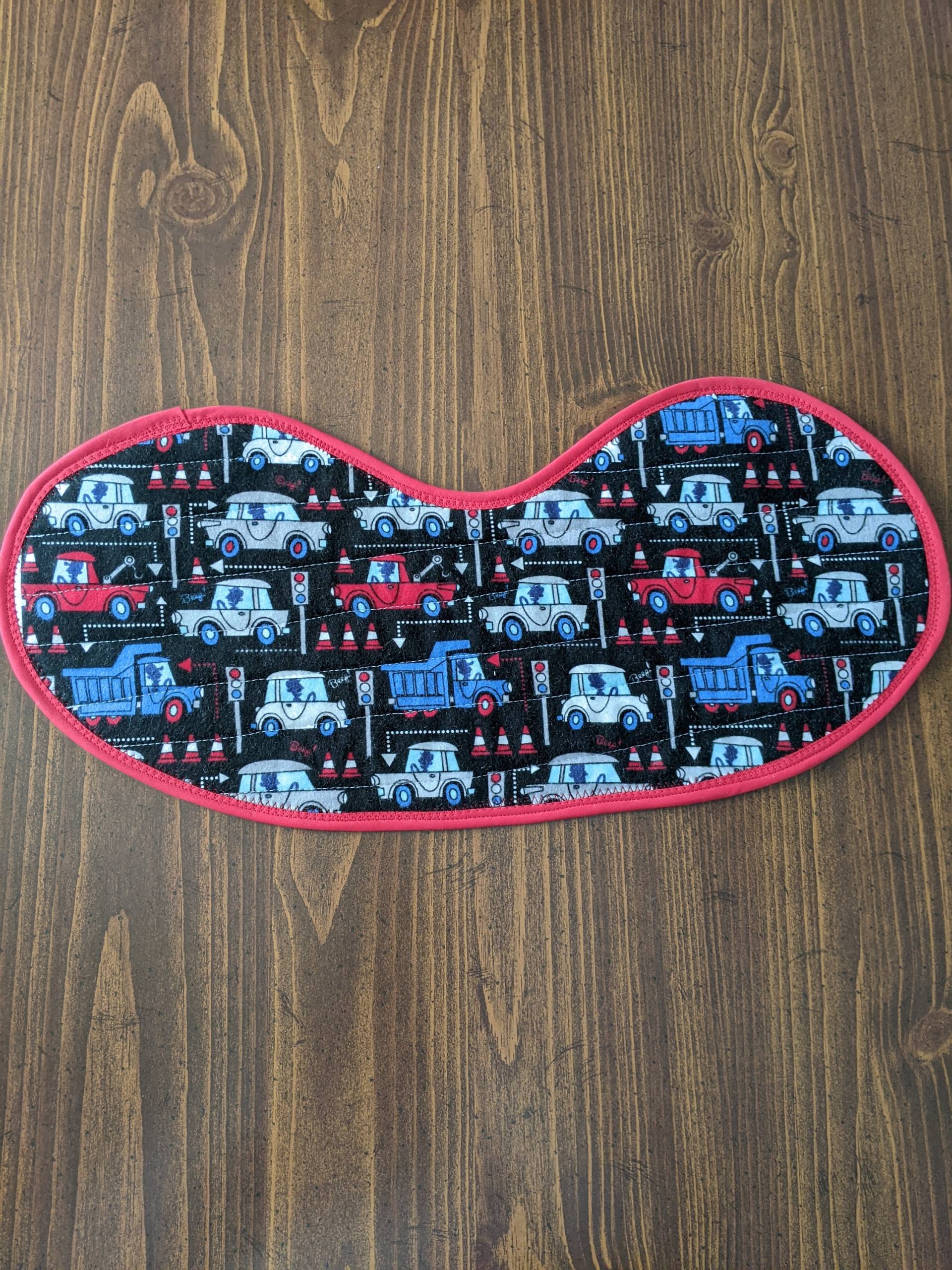 Gestepptes Babylätzchen Zum Wickeln Und Spucktuch in Einem - Autos Lastwagen, Die Sich Der Stadt Bewegen Gestepptes Babylätzchen Zum Wickeln Und Spucktuch in Einem - Autos Lastwagen, Die Sich Der Stadt Bewegen von Etsy - MaryMickStitchin