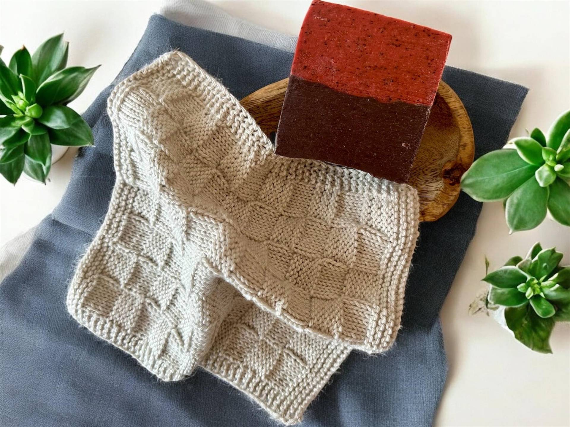 Handgestricktes Baumwolltuch - Vielseitig & Nachhaltig von Etsy - MaschenLiebeJulia
