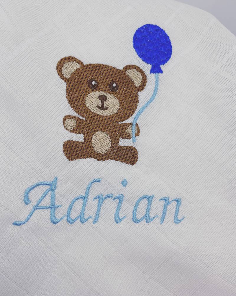 Bestickte Mullwindel Mit Name - Personalisiertes Babygeschenk Zur Geburt Oder Taufe 80x80 cm Aus 100 % Baumwolle Bestickte Mullwindel Mit Name - Personalisiertes Babygeschenk Zur Geburt Oder Taufe 80x80 cm Aus 100 % Baumwolle von Etsy - MaschenmitHerz