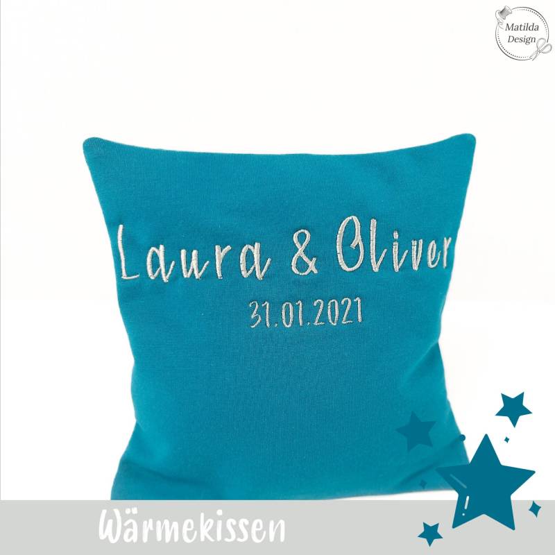 Wärme Zum Valentinstag- Name + Datum - Personalisierbares Wärmekissen 20cmx20xm Bio Dinkel -Kirschkerne Traubenkern Individuell von Etsy - MatildaDesignShop