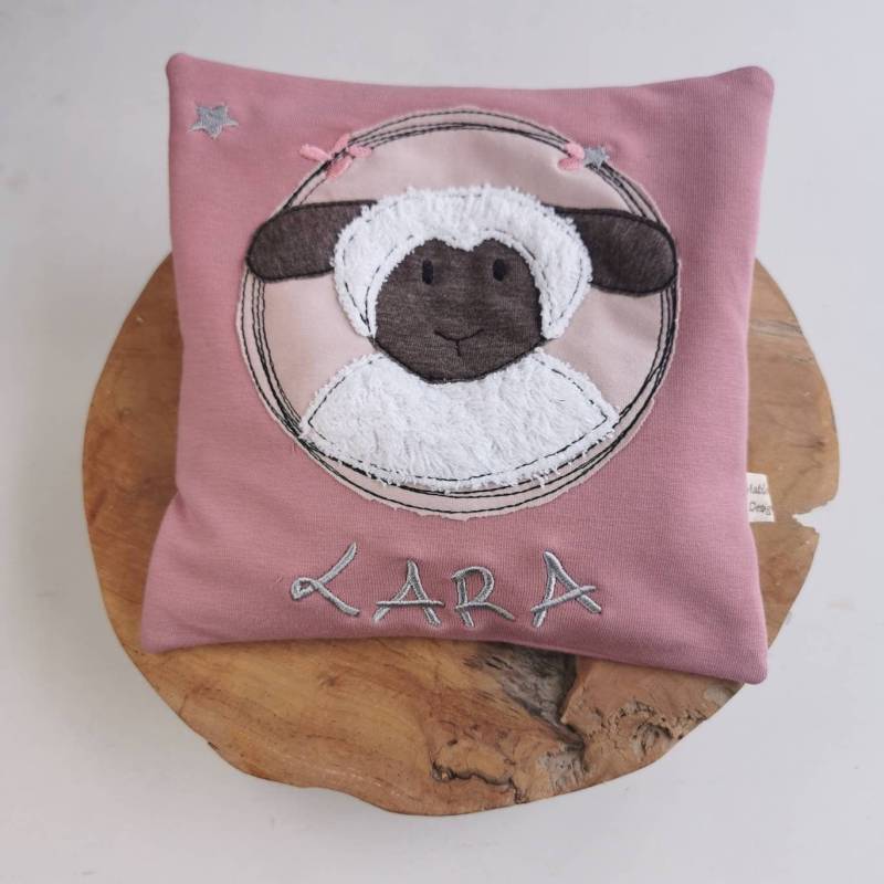 Wärmekissen - Schaf Personalisierbar Mit Namen Bezug Waschbar Bio-Dinkel Kirschkerne 20cmx20cm Viele Motive Und Farben von Etsy - MatildaDesignShop