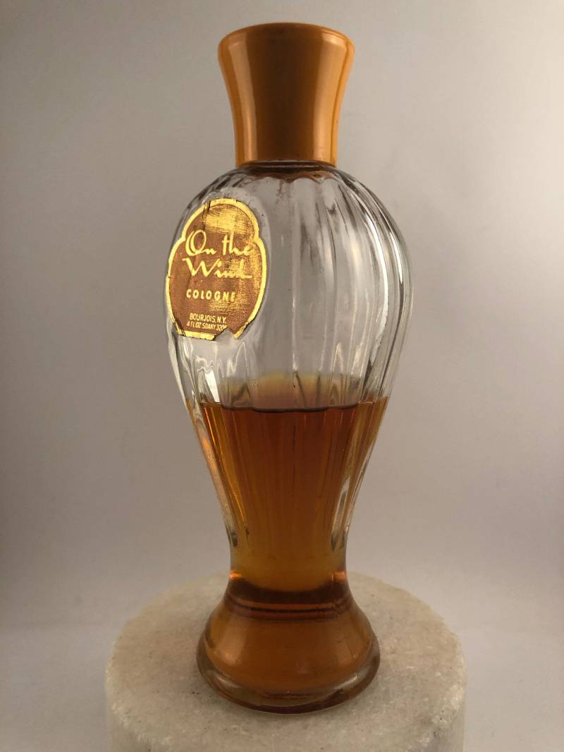 Jahrgang Bourjois "On The Wind' Köln 4 Fl Oz. Spritzen. Selten Jahrgang Bourjois "On The Wind' Köln 4 Fl Oz. Spritzen. Selten von Etsy - MePeGreece