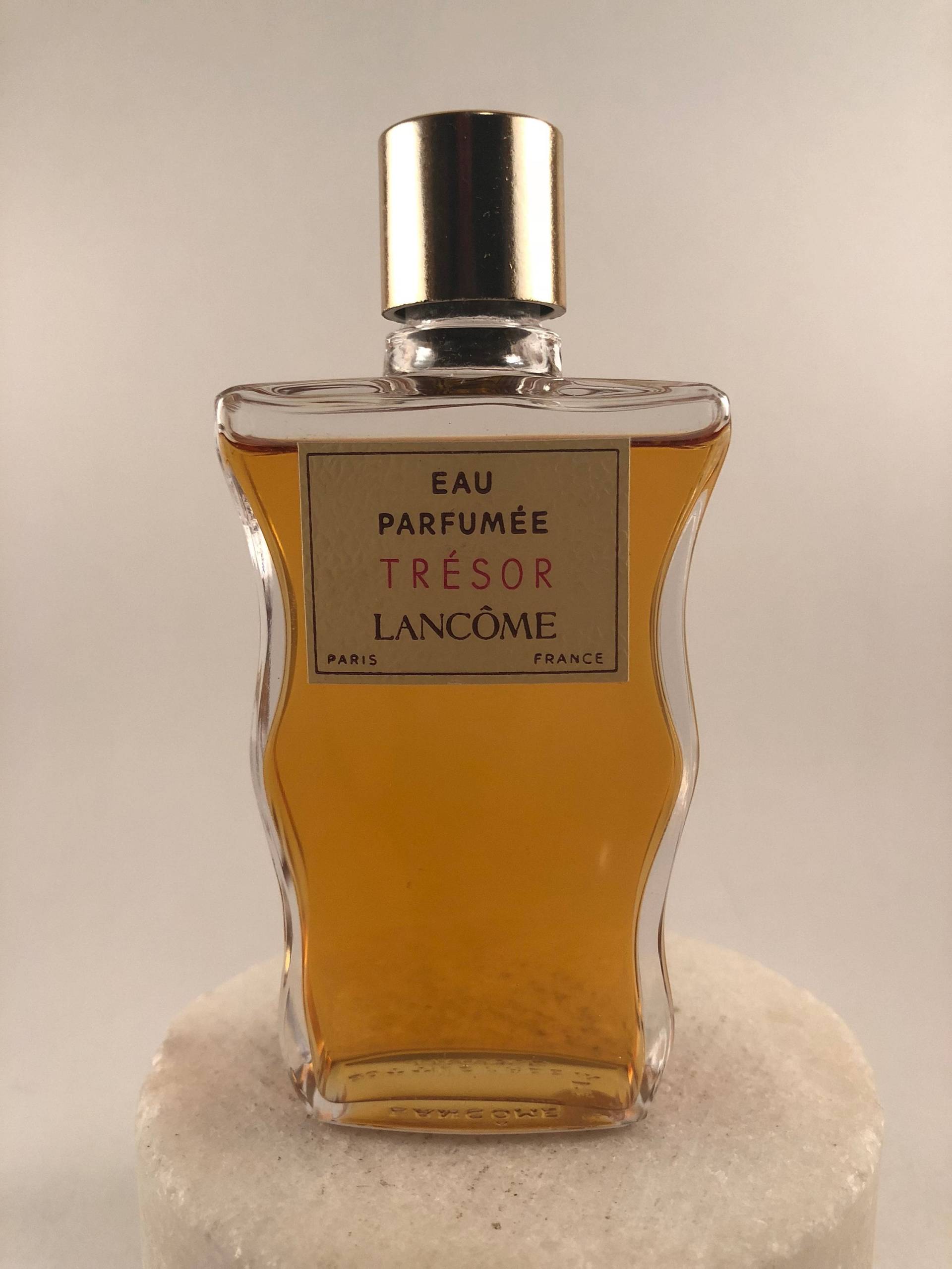 Jahrgang Lancome Tresor Eau De Toilette. Extrem Seltene Version. Ungefähr 50 Ml. Splash. Gebraucht. 95% Voll. Keine Box Jahrgang Lancome Tresor Eau De Toilette. Extrem Seltene Version. Ungefähr 50 Ml. Splash. Gebraucht. 95% Voll. Keine Box von Etsy - MePeGreece