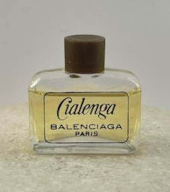 Vintage Balenciaga Cialenga Eau De Toilette Miniatur 4 Ml Splash. Art.-Nr. 20/6370 Vintage Balenciaga Cialenga Eau De Toilette Miniatur 4 Ml Splash. Art.-Nr. 20/6370 von Etsy - MePeGreece