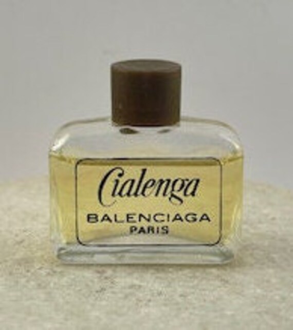 Vintage Balenciaga Cialenga Eau De Toilette Miniatur 4 Ml Splash. Art.-Nr. 20/6370 Vintage Balenciaga Cialenga Eau De Toilette Miniatur 4 Ml Splash. Art.-Nr. 20/6370 von Etsy - MePeGreece