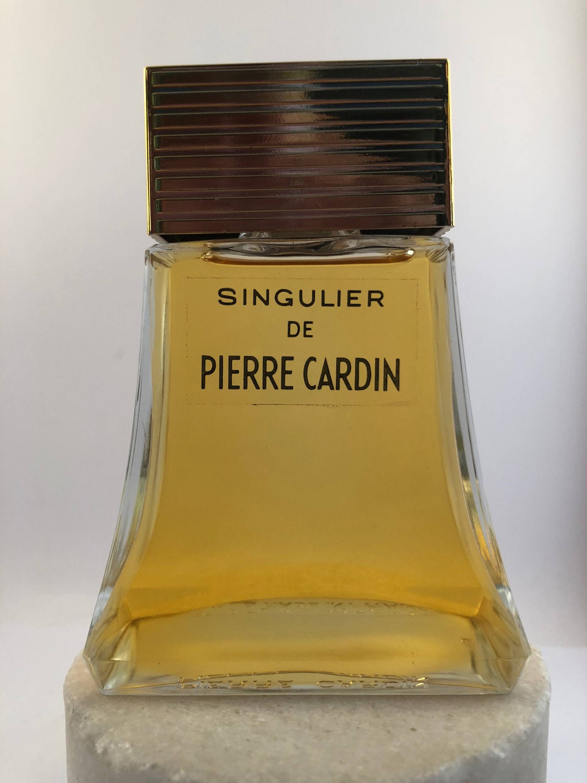 Vintage Pierre Cardin Paris "Singulier' Eau De Parfum 4 Fl Oz/108 Ml. Splash. 90% Vol. Ref. 161 Vintage Pierre Cardin Paris "Singulier' Eau De Parfum 4 Fl Oz/108 Ml. Splash. 90% Vol. Ref. 161 von Etsy - MePeGreece