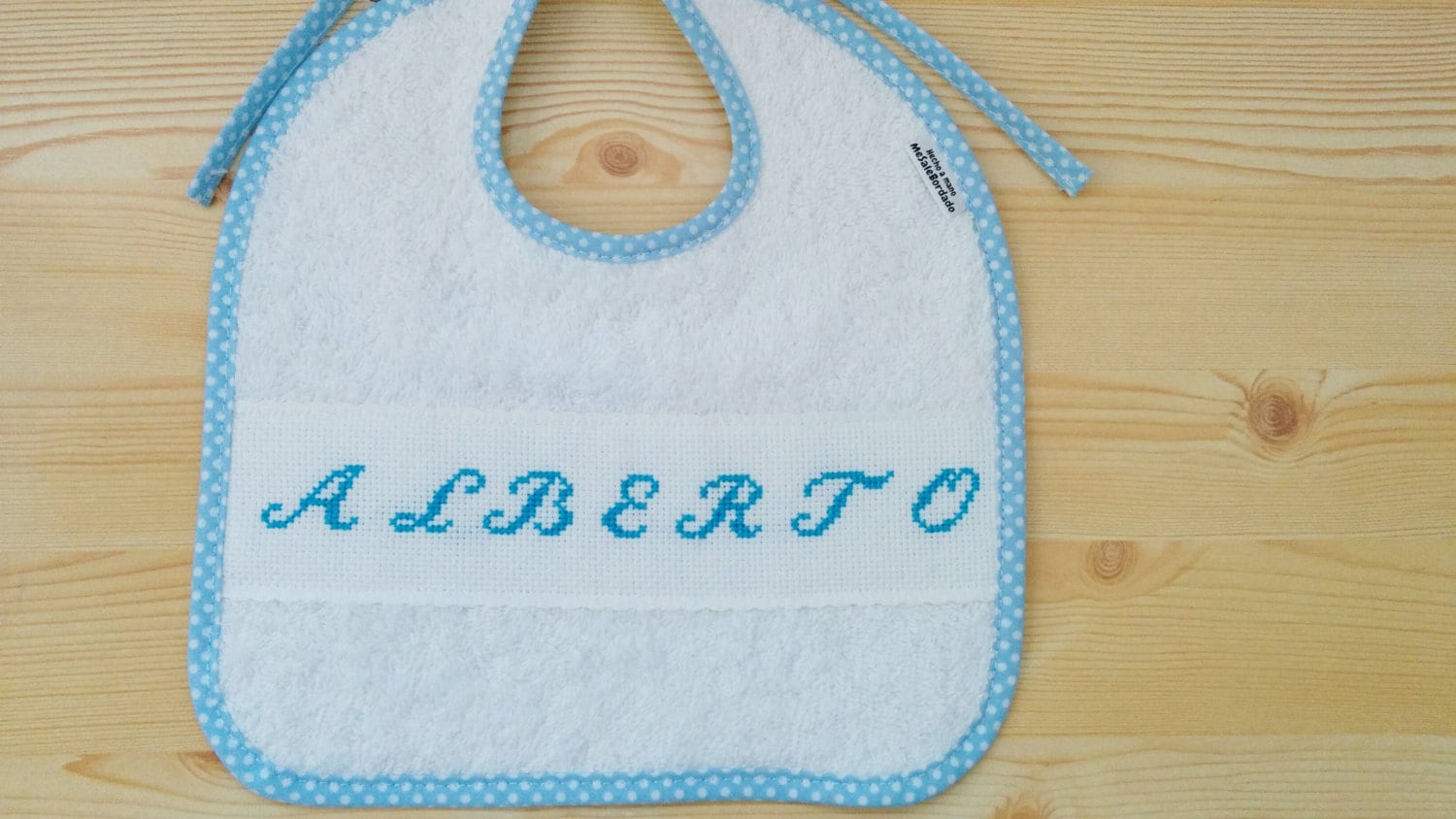 Babero Mit Namen, Bordado, Niño, Niña, Punto De Cruz, Nombre Bebe, Rosa, Azul Babero Mit Namen, Bordado, Niño, Niña, Punto De Cruz, Nombre Bebe, Rosa, Azul von Etsy - MeSaleBordado