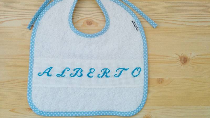 Babero Mit Namen, Bordado, Niño, Niña, Punto De Cruz, Nombre Bebe, Rosa, Azul von Etsy - MeSaleBordado