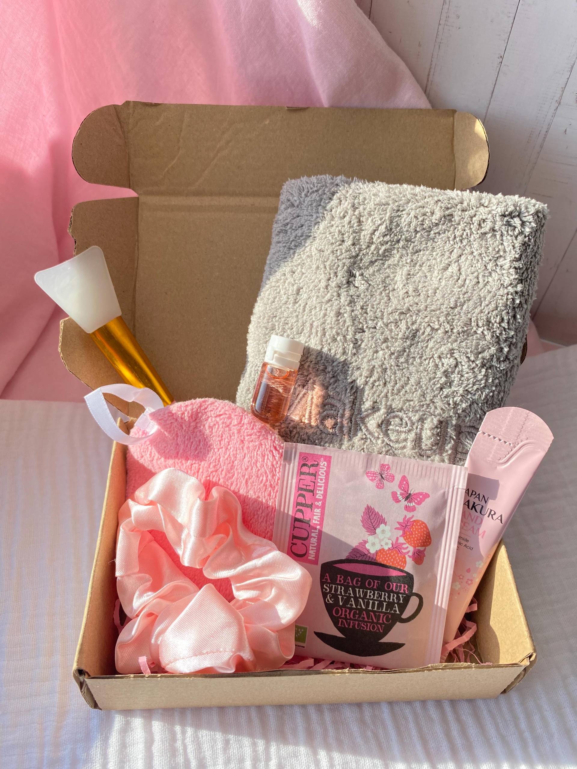 Wellness Geschenkset Für Frauen - Spa Moment Beauty Box Mit Handtuch, Scrunchie & Pflegezubehör Selfcare Geschenkidee von Etsy - MeerLichtMomente