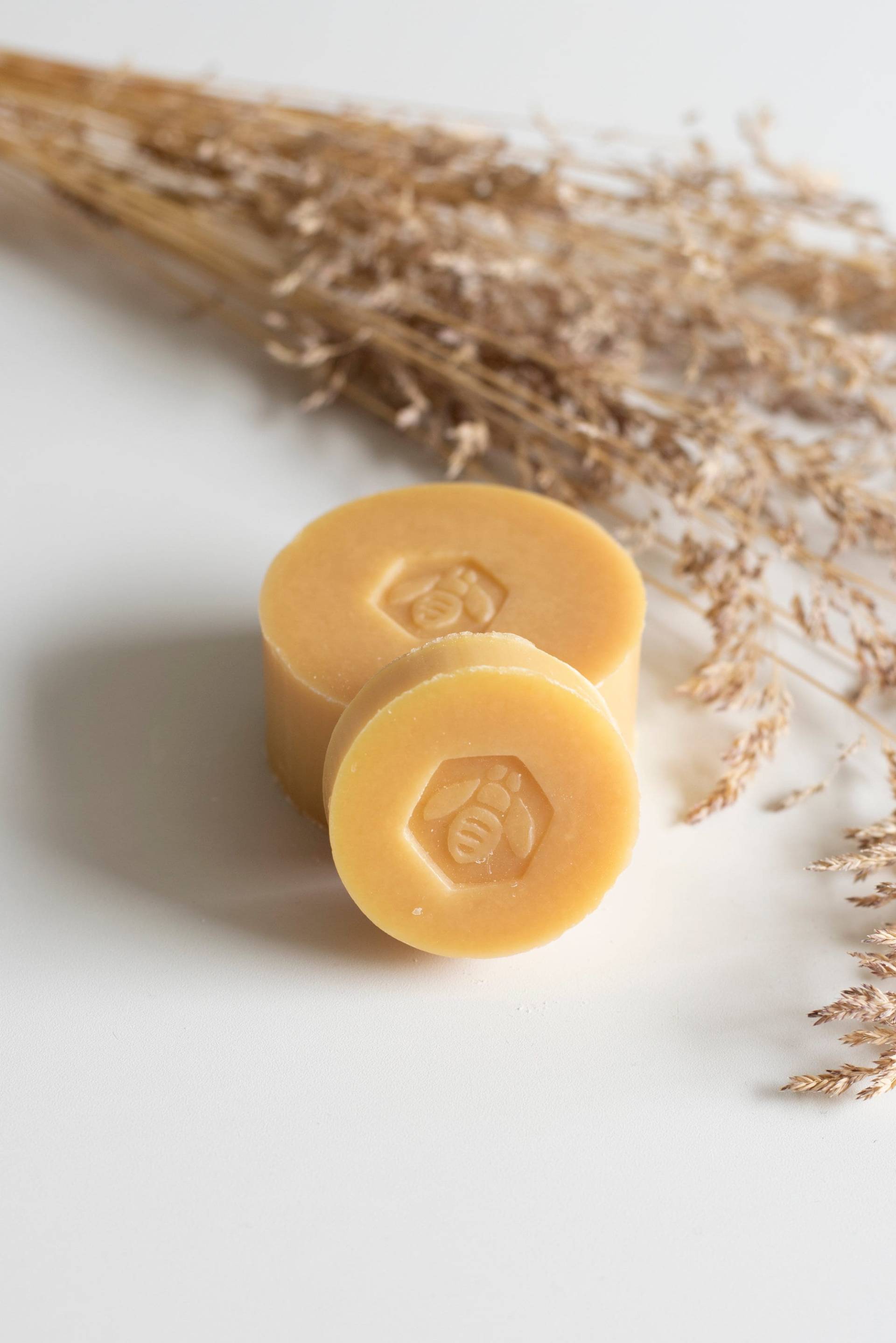 Schafmilchseife Milch Und Honig, Honigseife, Honig Seife, Naturseife, Kilopreis 82, 86 Schafmilchseife Milch Und Honig, Honigseife, Honig Seife, Naturseife, Kilopreis 82, 86 von Etsy - MeineDrogerie