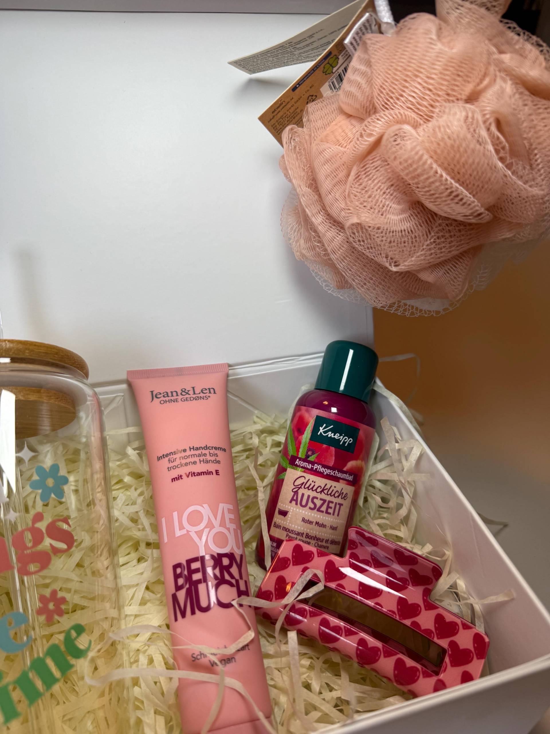 Beautybox Geschenkbox Freundin Frau Glass Bath Wellness Beauty Pink Spa Geschenkset Pflegeset Giftbox Entspannen Girlfriend Boobasket von Etsy - MellowsBoxDE