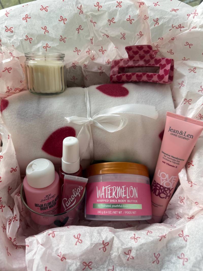 Für Sie Geschenkbox Freundin Frau Wellness Beauty Liebe Spa Geschenkset Bodypflegeset Valentinstagstag Giftbox Sol De Janeiro Girlfriend Für Sie Geschenkbox Freundin Frau Wellness Beauty Liebe Spa Geschenkset Bodypflegeset Valentinstagstag Giftbox Sol De Janeiro Girlfriend von Etsy - MellowsBoxDE