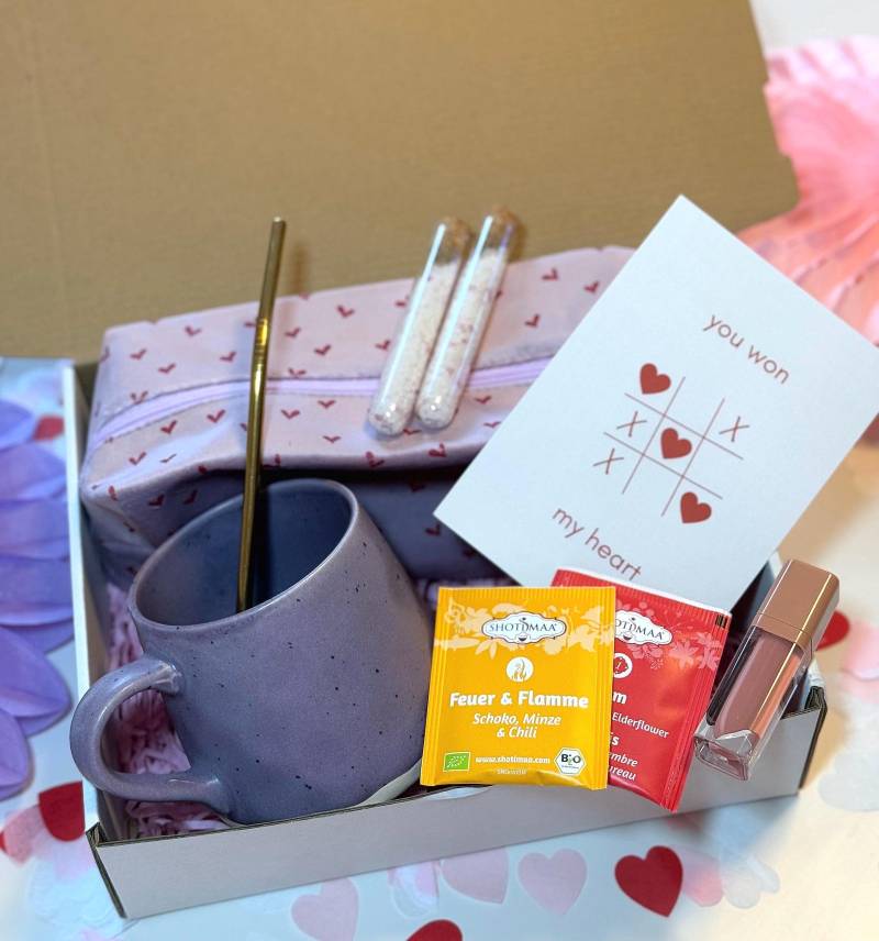 Fertiges Geschenk Geschenkbox Freundin Frau Wellness Beauty Liebe Geschenkset Teeset Kosmetik Giftbox Entspannen Girlfriend Postkarte von Etsy - MellowsBoxDE