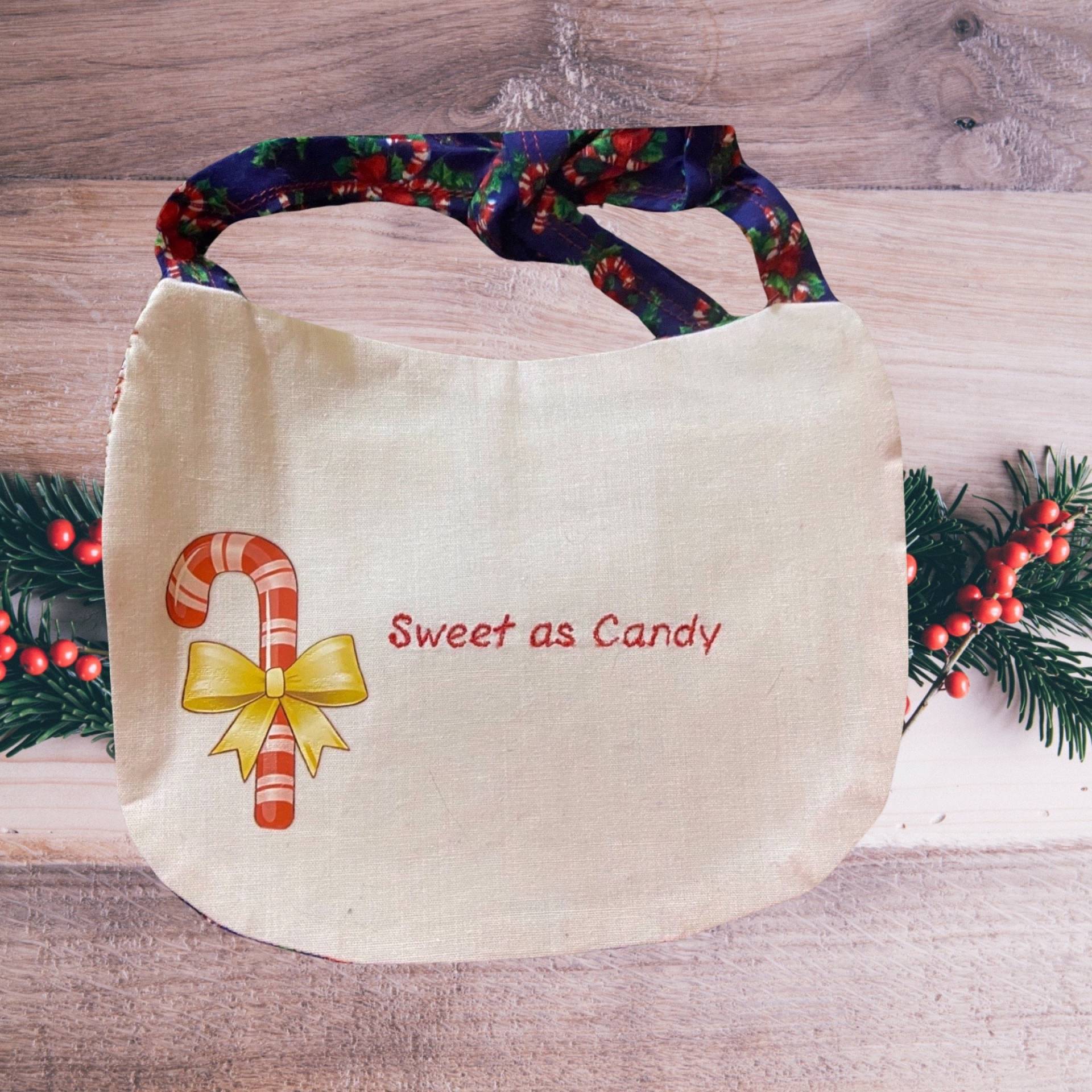8. Sweet As Candy Besticktes Lätzchen Weihnachten von Etsy - MelodyStockingandBib