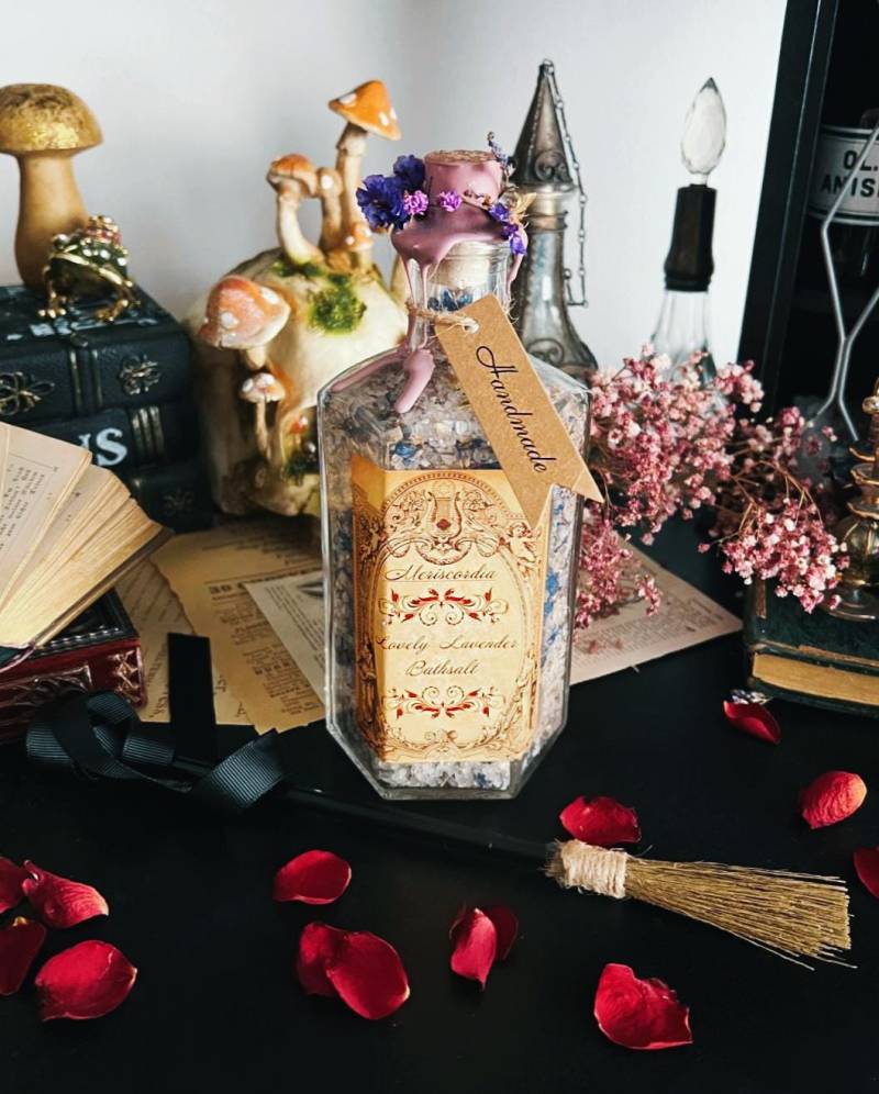 Lavendel Badesalz - Vegan, Handgemacht Badezusatz Wellness Geschenk Lovely Lavender Bath Salts With Scent von Etsy - Meriscordia