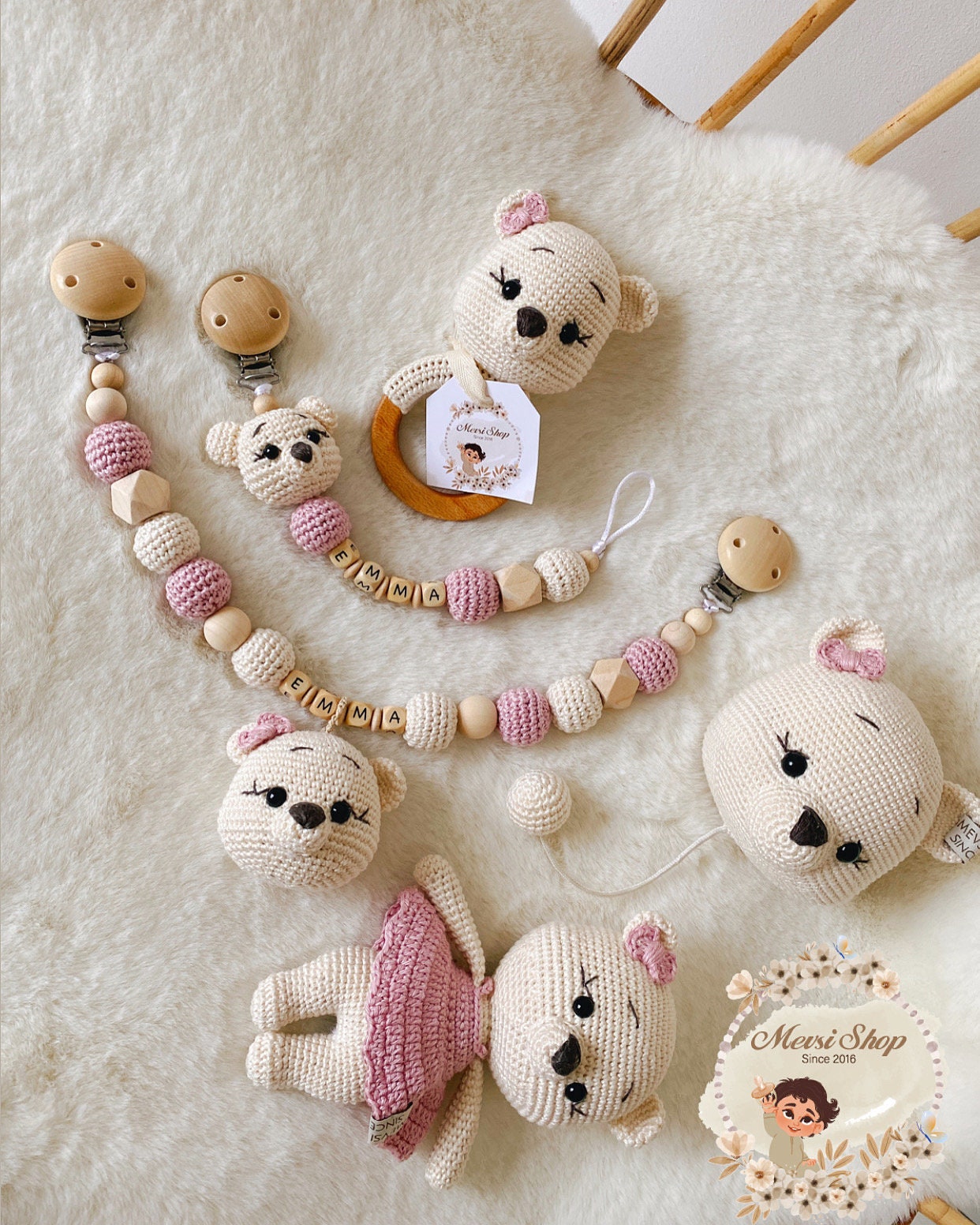 Schnullerkette Rassel Spieluhr Kinderwagenkette Puppe Set Bärli Rosa Schnullerkette Rassel Spieluhr Kinderwagenkette Puppe Set Bärli Rosa von Etsy - MevSi