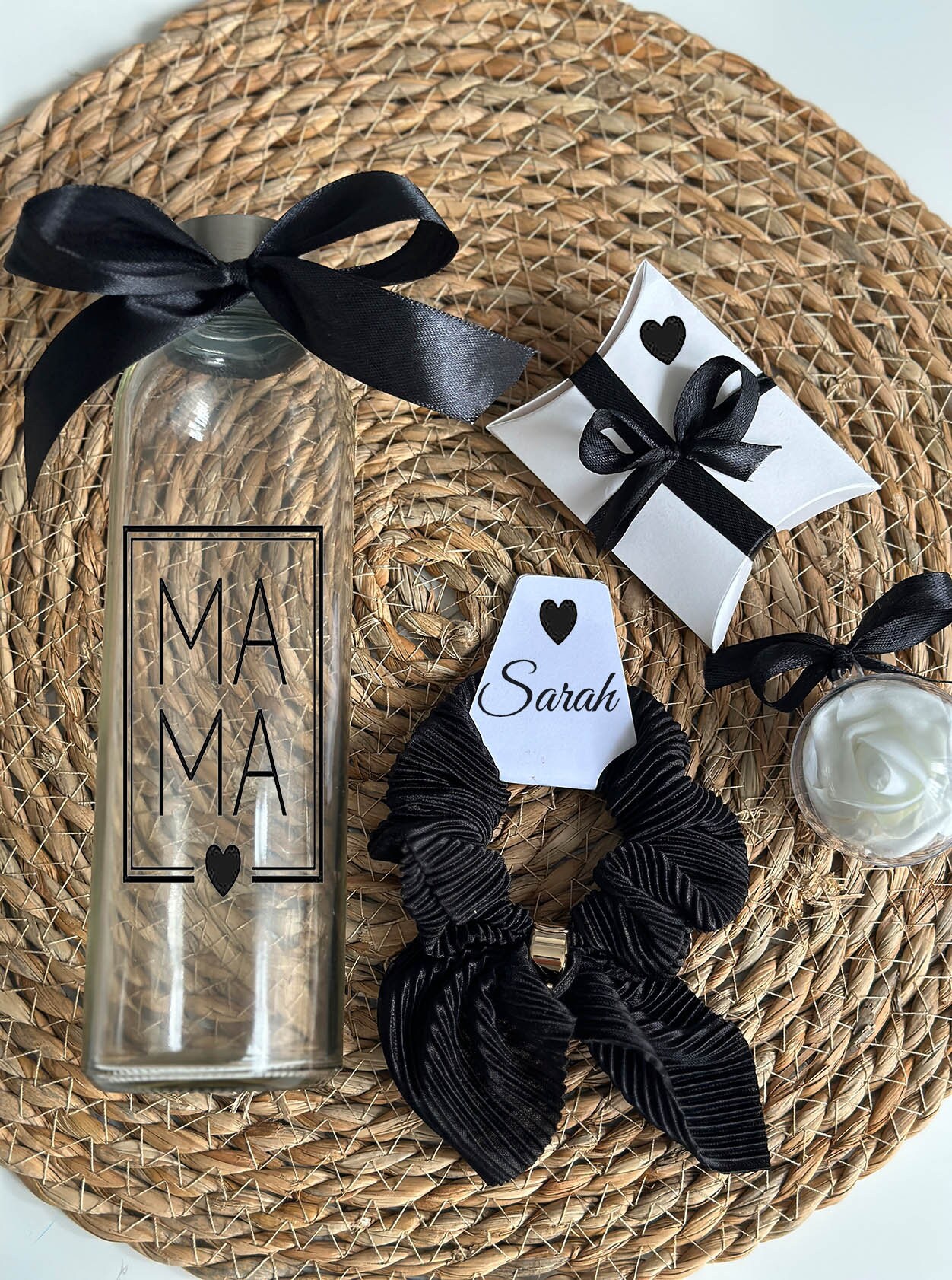 Personalisierte Box Geschenkbox Mamabox Freundinbox Brautjungfern Geschenke Mitbringsel Mamageschenk Flasche Scrunchies Danke Geburtstag Personalisierte Box Geschenkbox Mamabox Freundinbox Brautjungfern Geschenke Mitbringsel Mamageschenk Flasche Scrunchies Danke Geburtstag von Etsy - MeyrasCraft