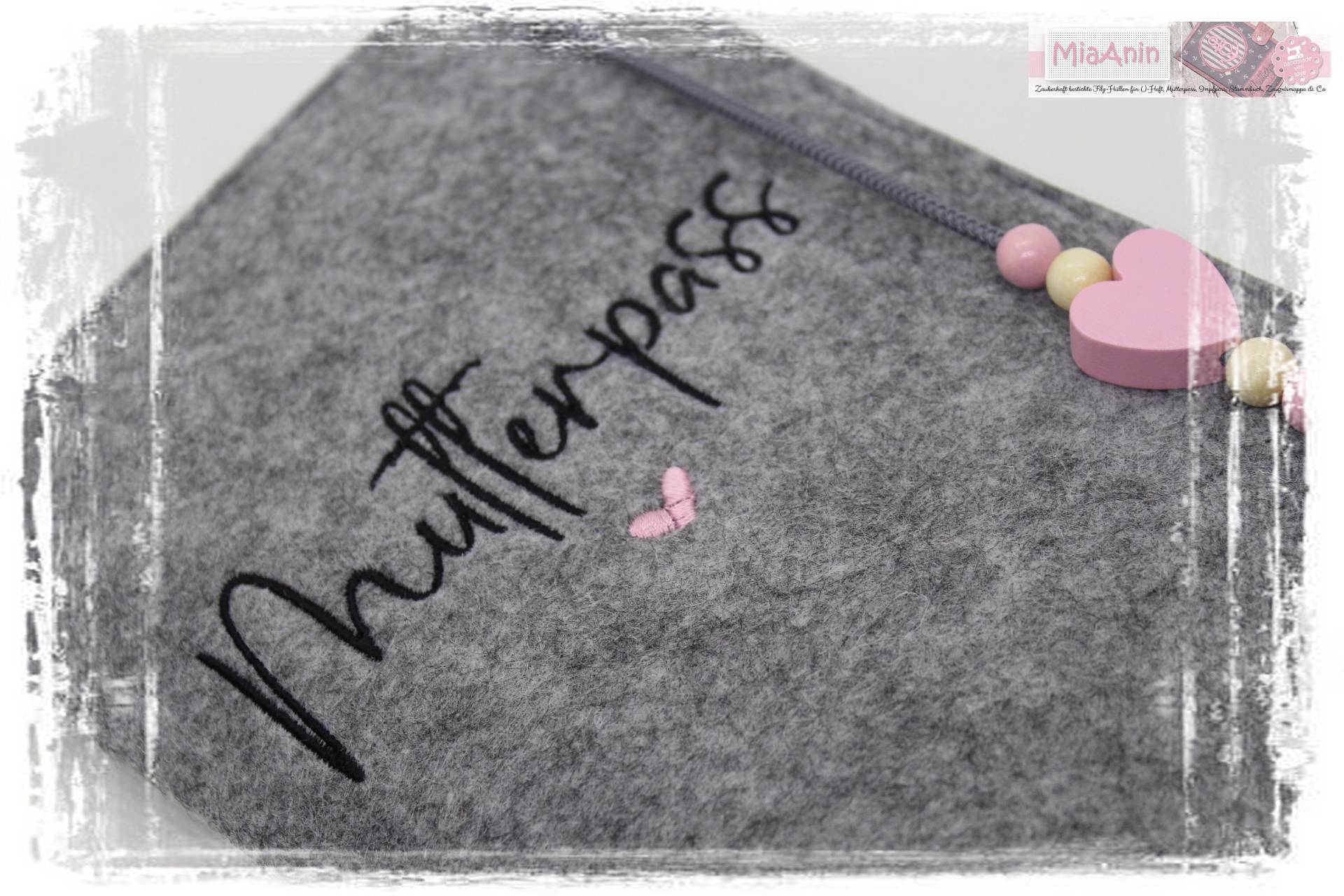 Mutterpasshülle Mutterpass Herz Grau Schwarz Bestickt Mutter Mama Mom To Be Mama2022 von Etsy - MiaAnin