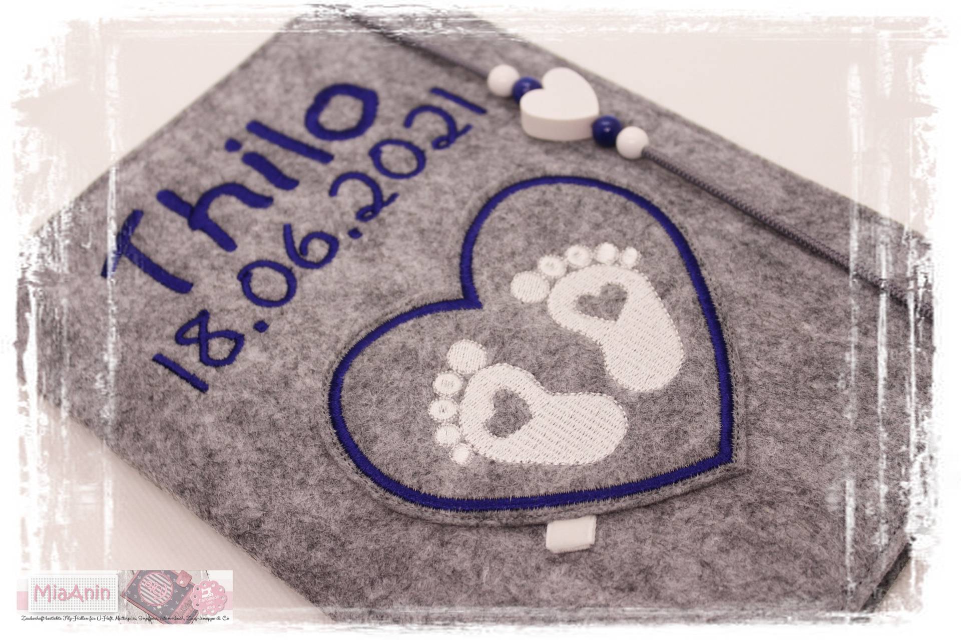 U-Heft Hülle Filz Herz Füßchen Junge Mädchen Personalisiert Herz Impfpass Baby Marine Weiß U-Heft Hülle Filz Herz Füßchen Junge Mädchen Personalisiert Herz Impfpass Baby Marine Weiß von Etsy - MiaAnin
