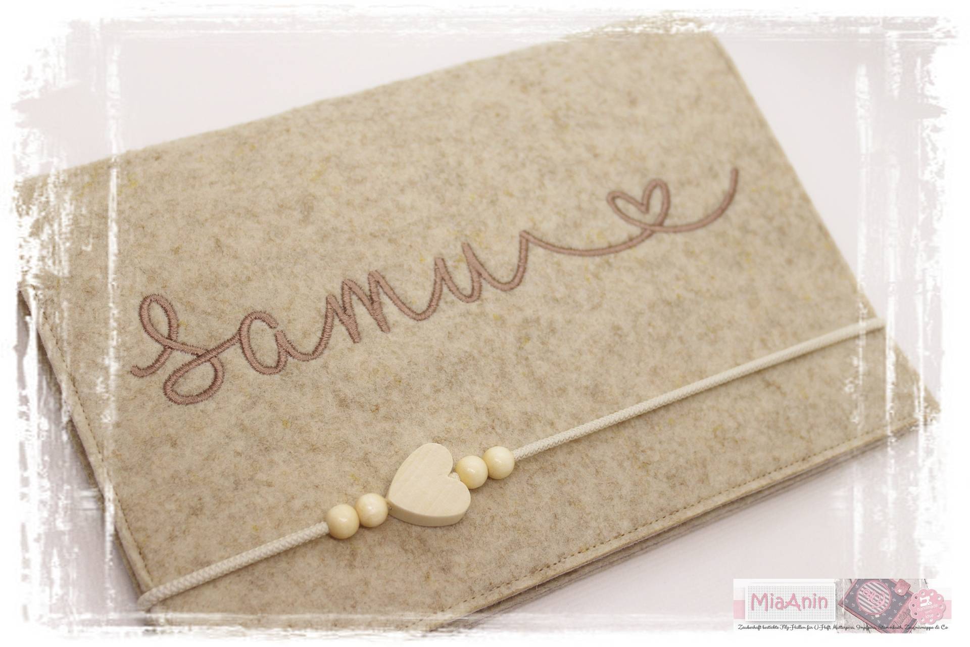 U-Heft Hülle Filz Herz Junge Mädchen Personalisiert Herz Beige Braun Bestickt Impfpassfach Baby von Etsy - MiaAnin