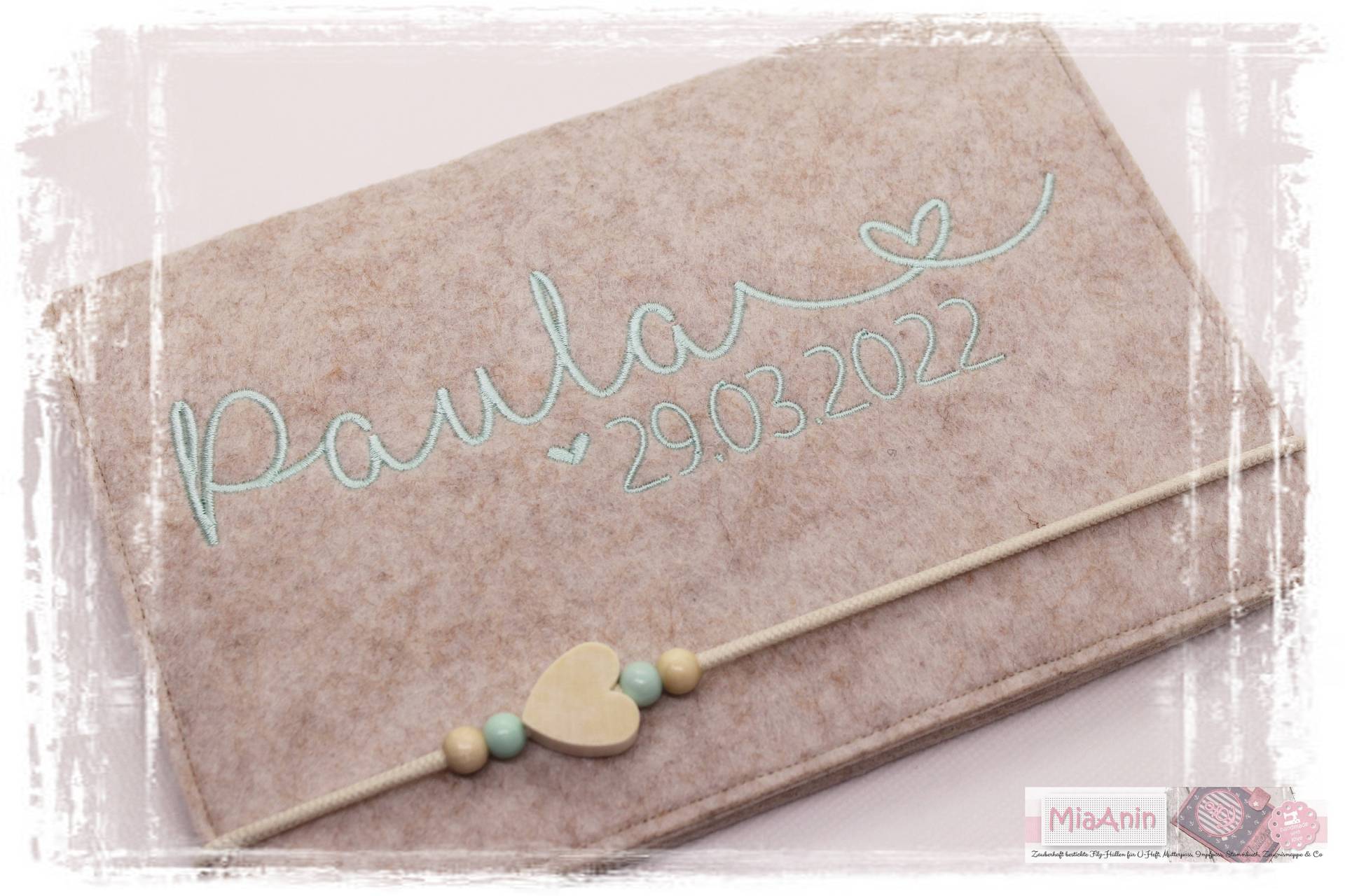 U-Heft Hülle Filz Herz Junge Mädchen Personalisiert Herz Beige Mint Bestickt Impfpassfach Baby Geburt von Etsy - MiaAnin