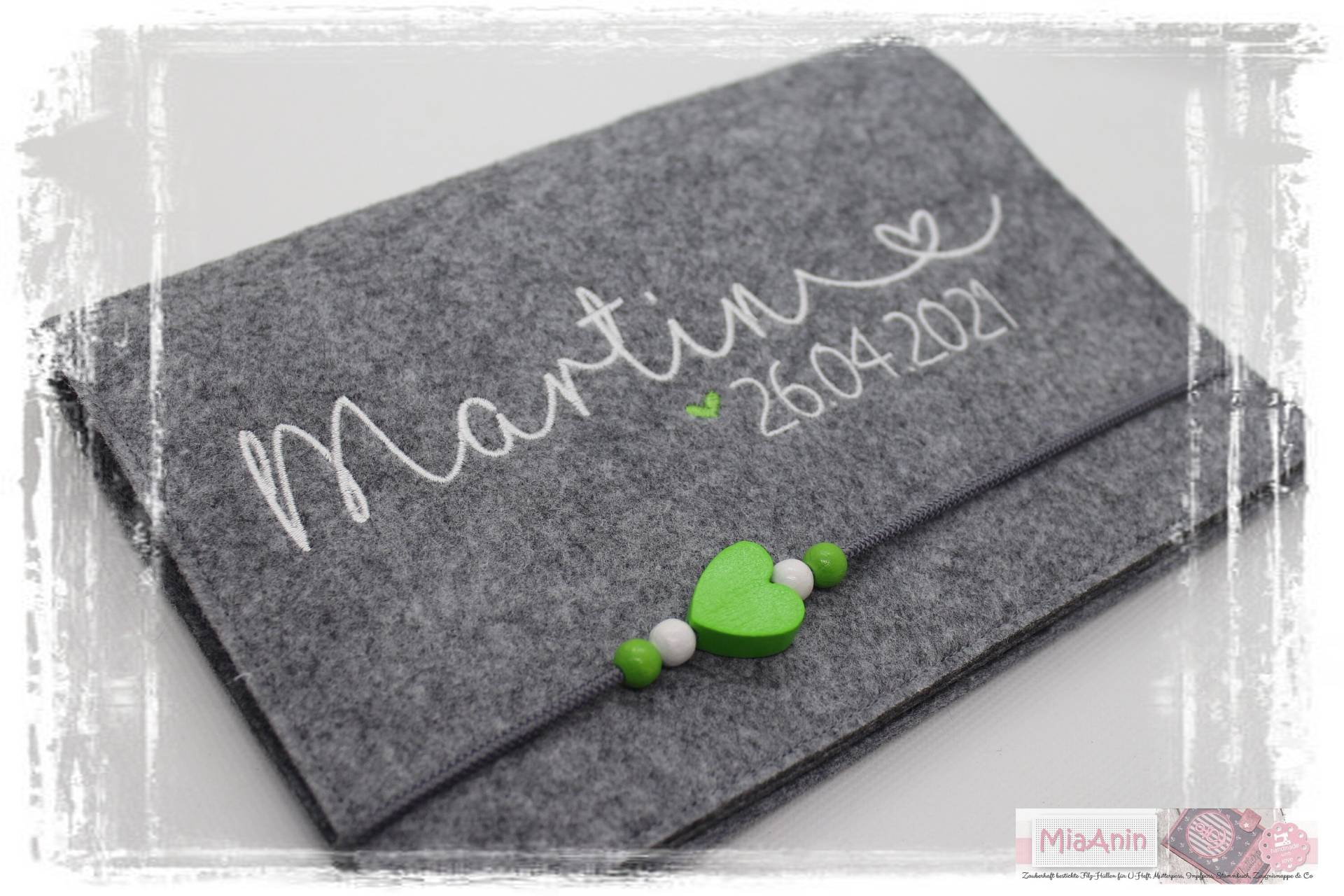 U-Heft Hülle Filz Herz Junge Mädchen Personalisiert Herz Grün Bestickt Apfelgrün Baby Mama von Etsy - MiaAnin