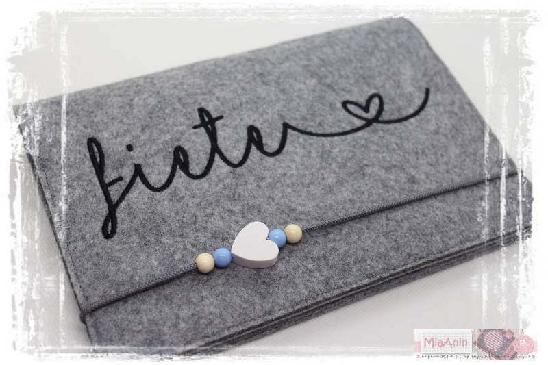 U-Heft Hülle Filz Herz Junge Mädchen Personalisiert Herz Schwarz Bestickt Baby Geschenk U-Heft Hülle Filz Herz Junge Mädchen Personalisiert Herz Schwarz Bestickt Baby Geschenk von Etsy - MiaAnin