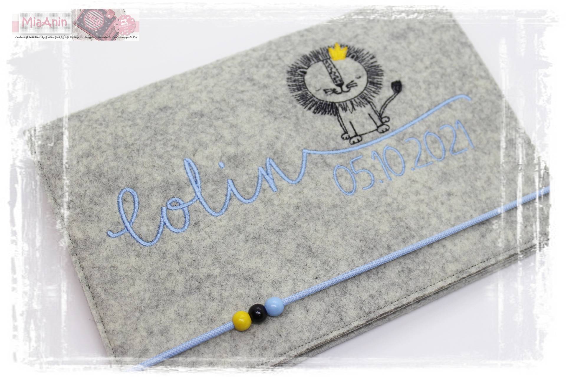 U-Heft Hülle Filz Herz Junge Mädchen Personalisiert Löwe Hellblau Bestickt Geburts Geschenk Impfpass New von Etsy - MiaAnin