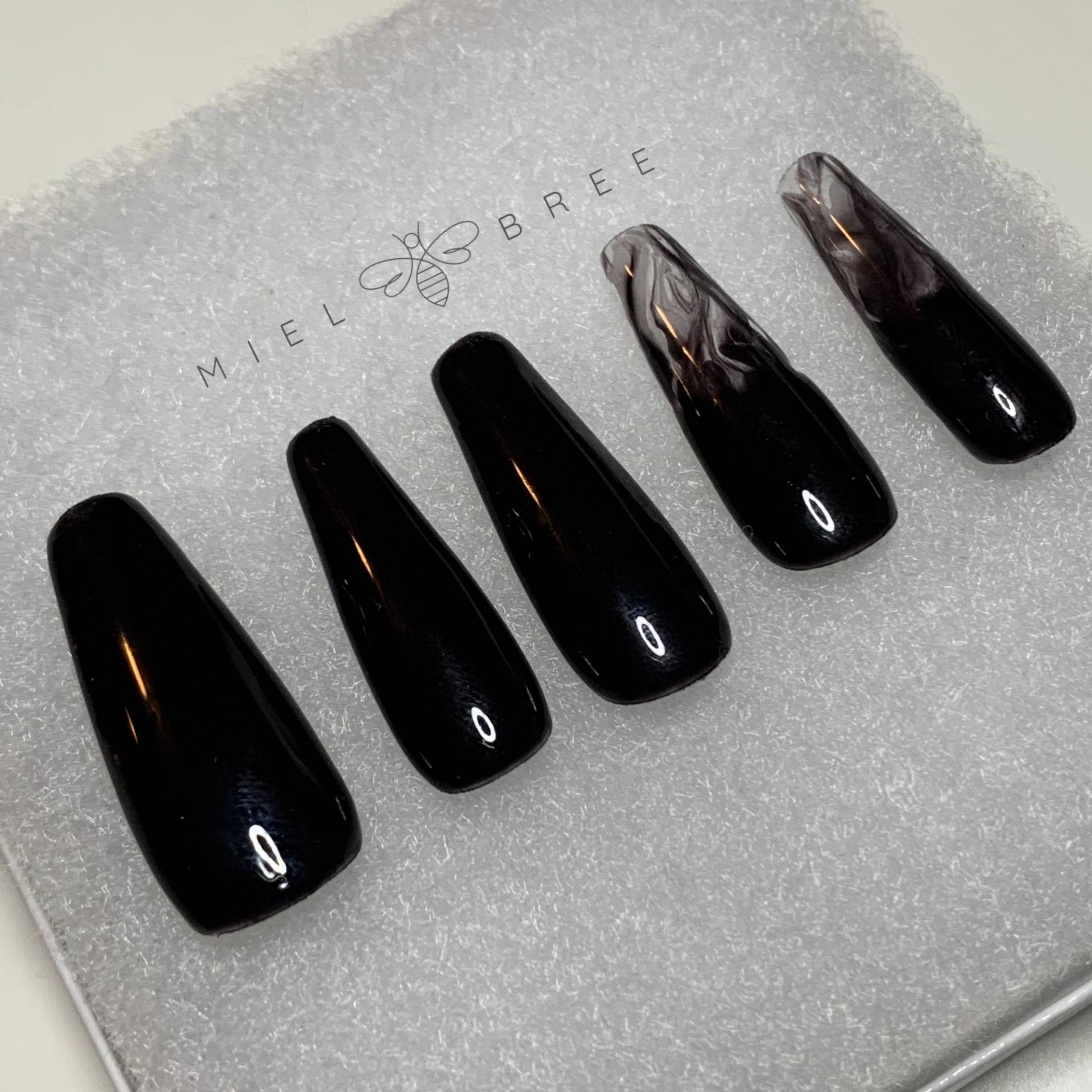 Schwarz Smokey Drücken Sie Auf Die Nägel | Sarg Schwarz Smokey Drücken Sie Auf Die Nägel | Sarg von Etsy - MielBree
