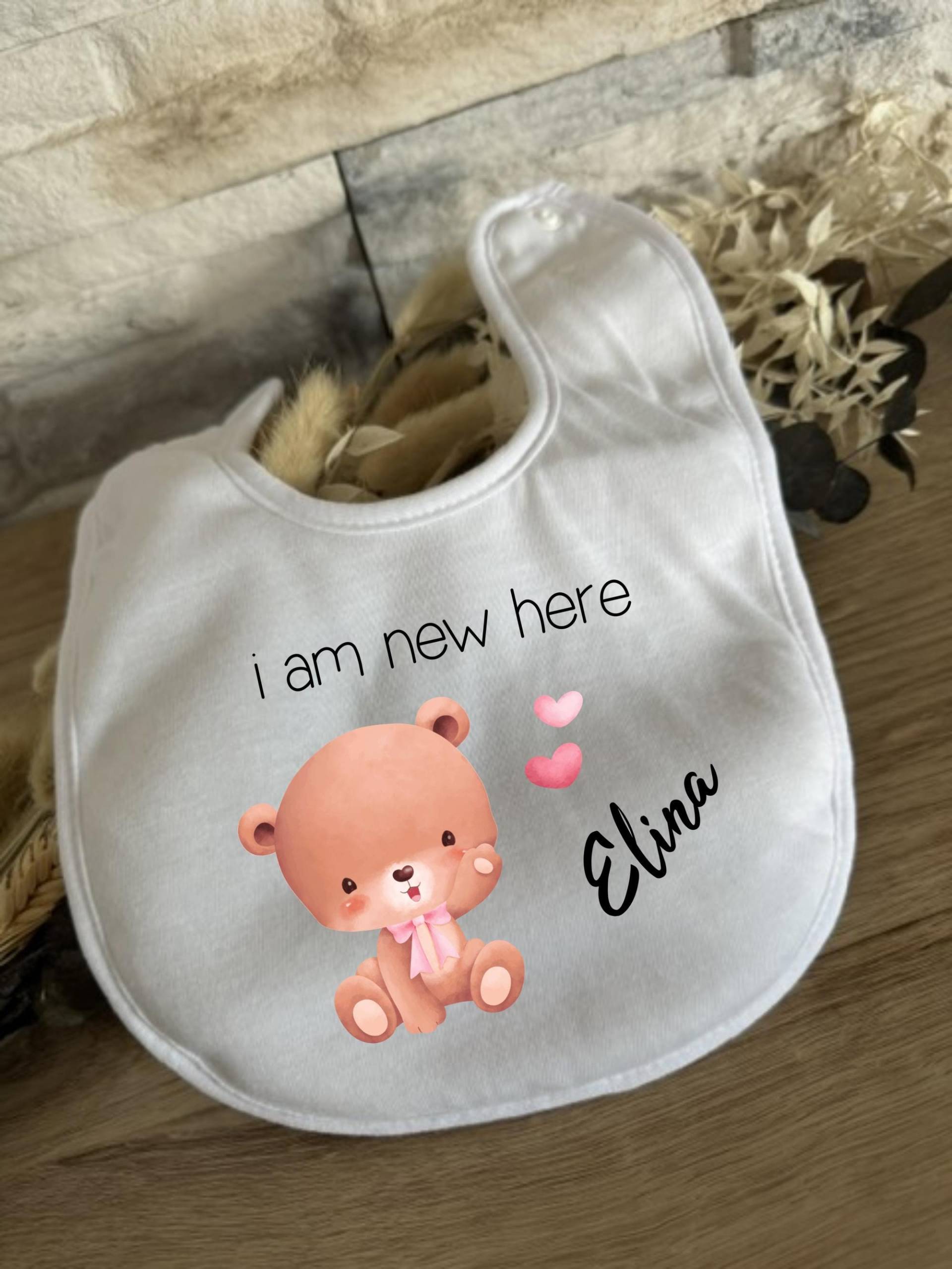 Baby Lätzchen Personalisierte Geschenke Name New Here Geschenk Babyparty Babyshower Geburt Halstuch Babygeschenk Bär Rosa Mädchen 2025 Baby Lätzchen Personalisierte Geschenke Name New Here Geschenk Babyparty Babyshower Geburt Halstuch Babygeschenk Bär Rosa Mädchen 2025 von Etsy - Milevo