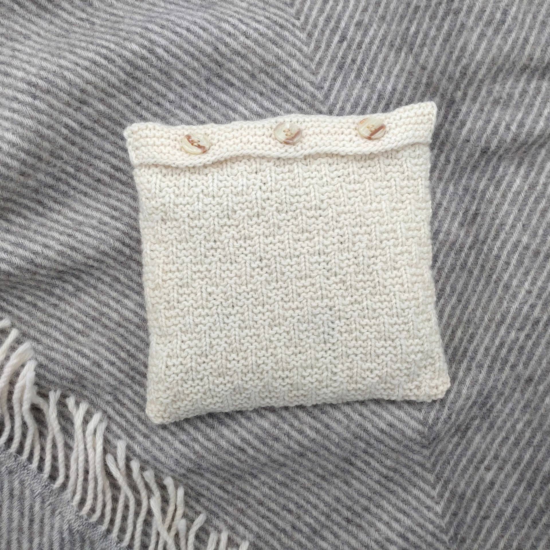 Kirschkernkissen Für Mikrowelle/ Ofen Mit Wollbezug - Wärmekissen Kirschkerne Zur Entspannung Oder Als Besonderes Geschenk | Design K2 Kirschkernkissen Für Mikrowelle/ Ofen Mit Wollbezug - Wärmekissen Kirschkerne Zur Entspannung Oder Als Besonderes Geschenk | Design K2 von Etsy - MilicaMade