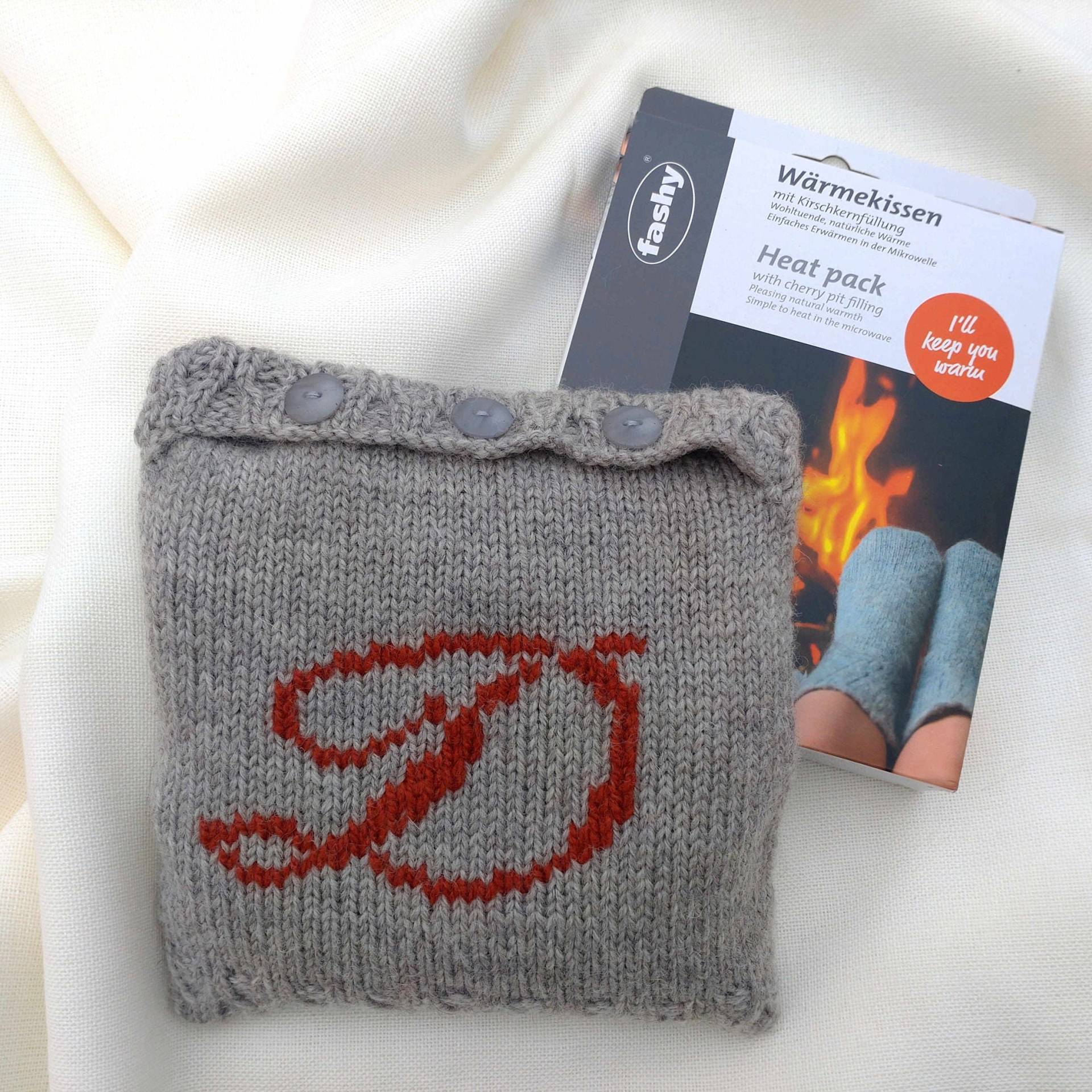 Personalisierbares Kirschkernkissen Mit Wollbezug Für Wärmekissen Kirschkerne Zur Entspannung Oder Als Besonderes Geschenk | Design K1 Personalisierbares Kirschkernkissen Mit Wollbezug Für Wärmekissen Kirschkerne Zur Entspannung Oder Als Besonderes Geschenk | Design K1 von Etsy - MilicaMade