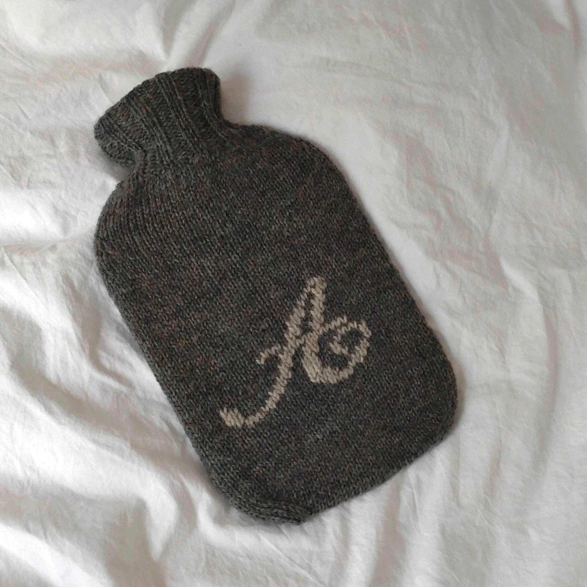 Wärmflasche Mit Wollbezug Merino, Handgestrickt in Deutschland, Personalisierbar Ihren Initialien Wärmflasche Mit Wollbezug Merino, Handgestrickt in Deutschland, Personalisierbar Ihren Initialien von Etsy - MilicaMade