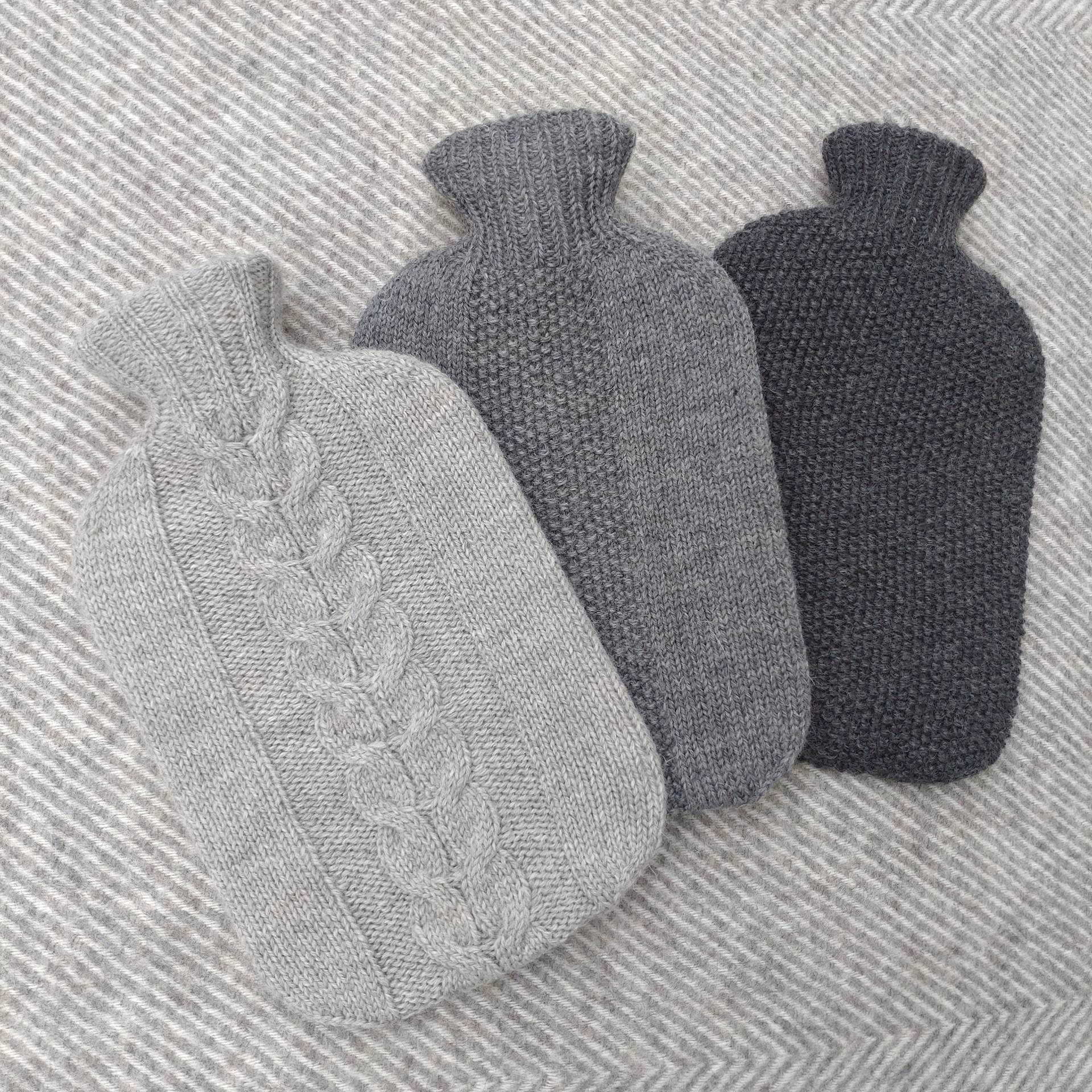 Wärmflaschenbezug Gestrickt Aus Merino Schafswolle, Handgestrickt in Deutschland | Hülle Ohne Wärmflasche Wärmflaschenbezug Gestrickt Aus Merino Schafswolle, Handgestrickt in Deutschland | Hülle Ohne Wärmflasche von Etsy - MilicaMade